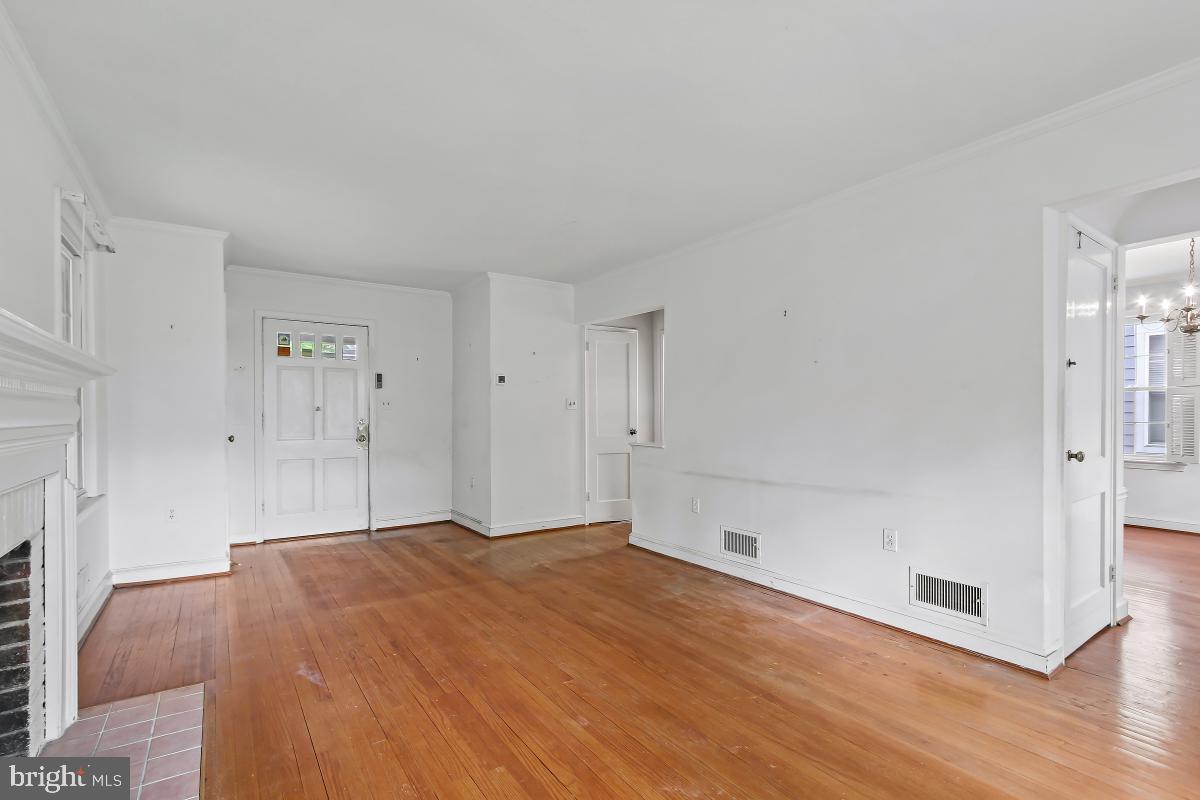 GREENWICH FOREST - Residential