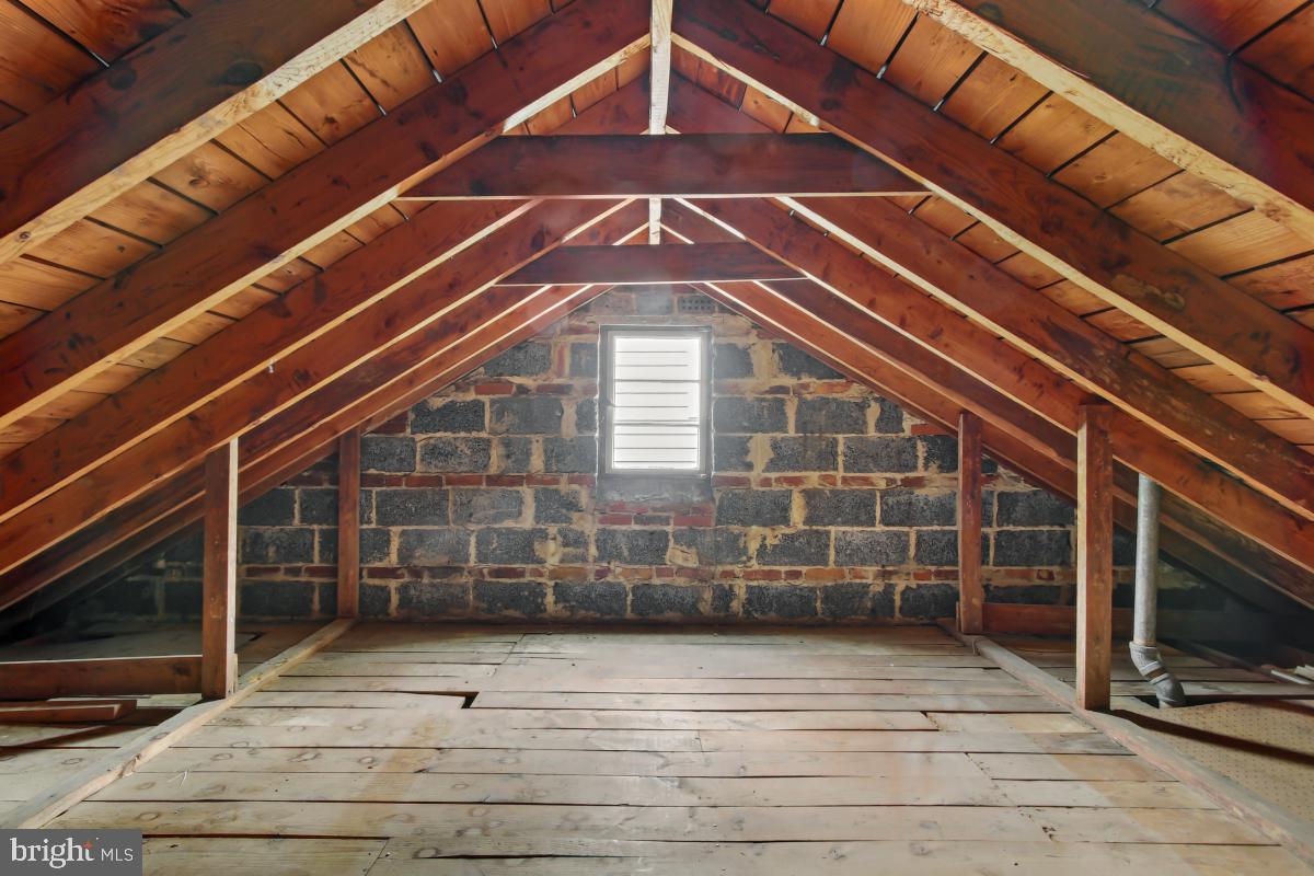 GREENWICH FOREST - Residential