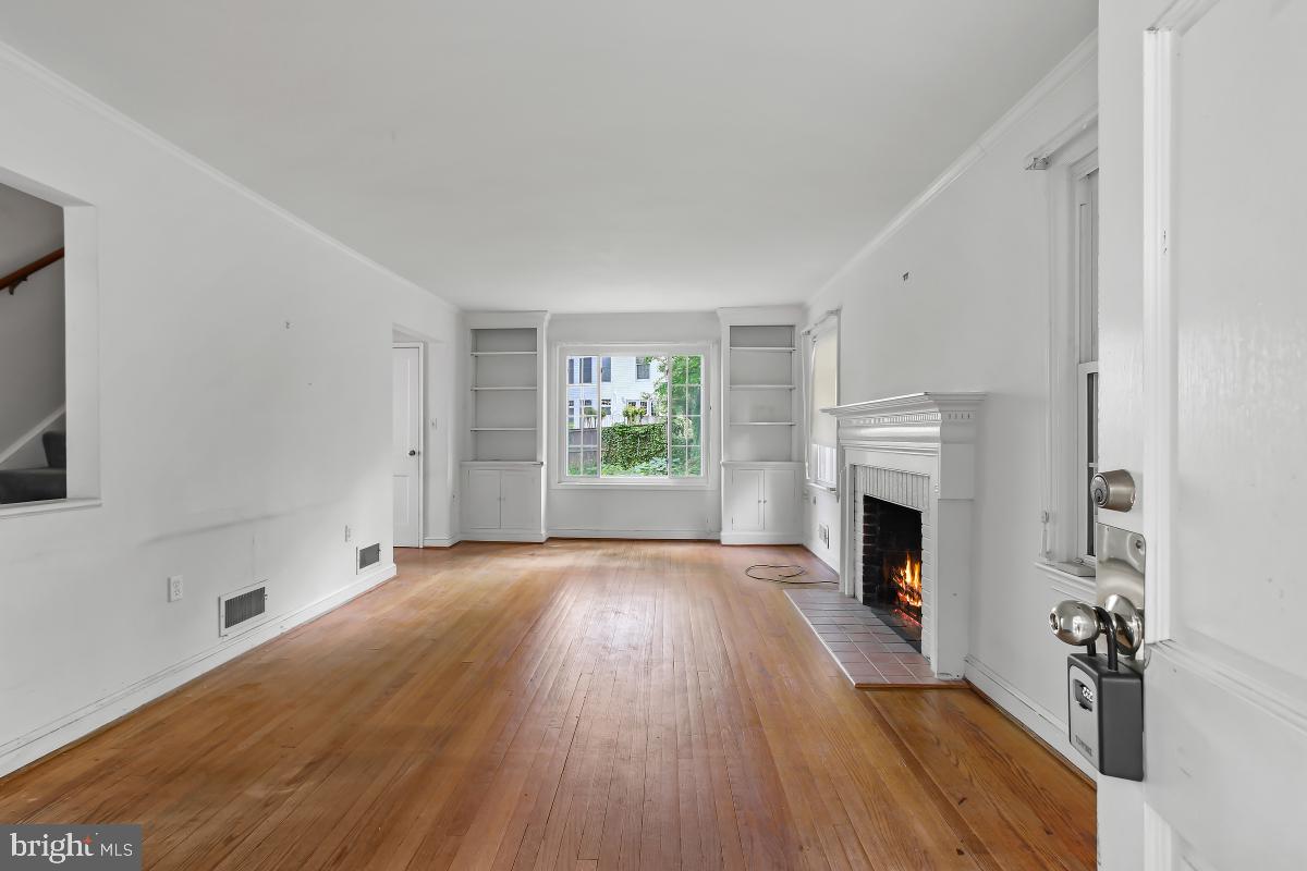 GREENWICH FOREST - Residential