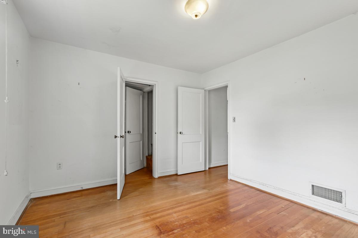 GREENWICH FOREST - Residential