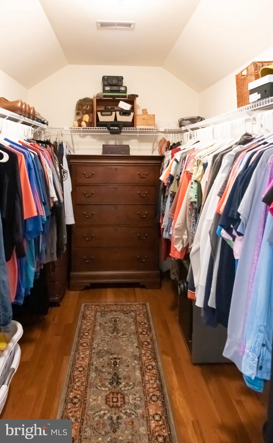 BROOKFIELD - Residential