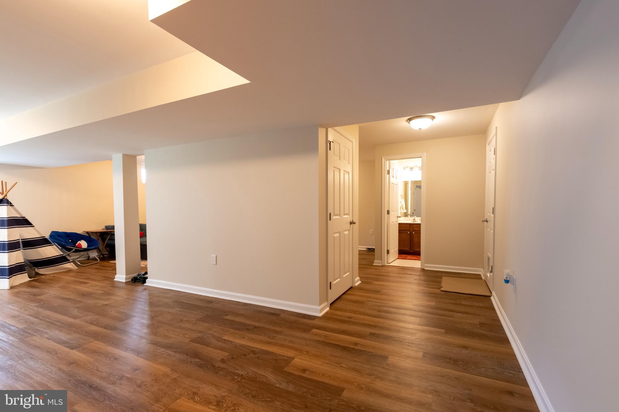 BROOKFIELD - Residential