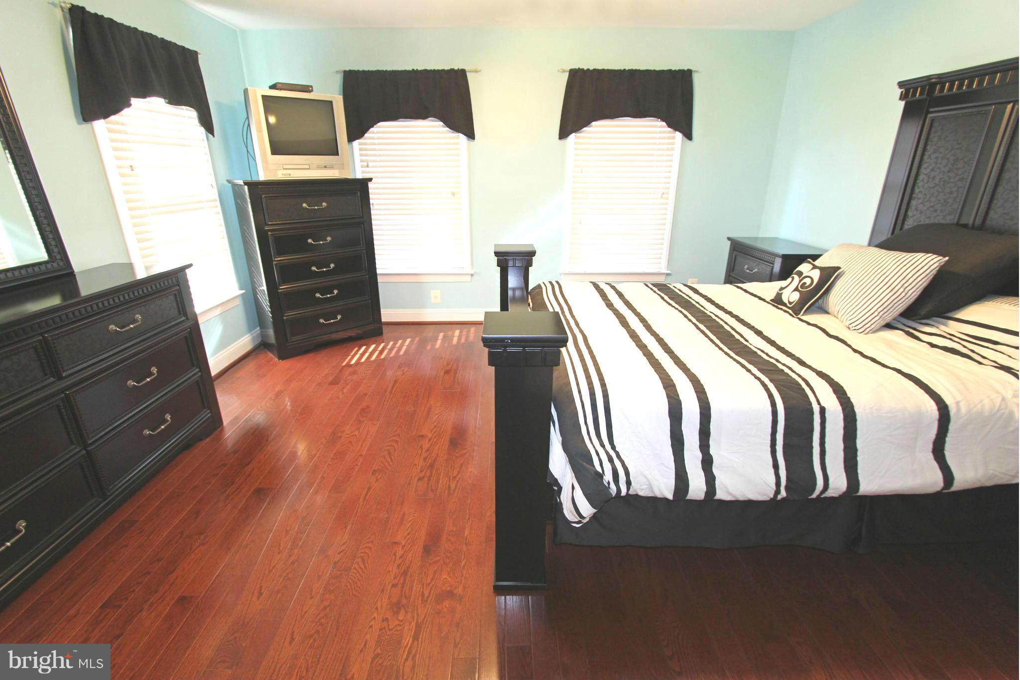 TODD LAKES - Residential