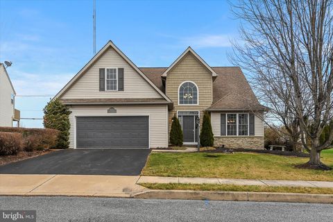 Photo of 952 Hedgewyck Lane, Elizabethtown, PA 17022 (MLS # PALA2044886)