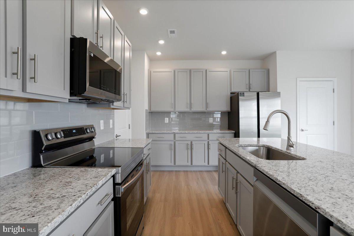 HUNTWELL WEST - Residential Lease