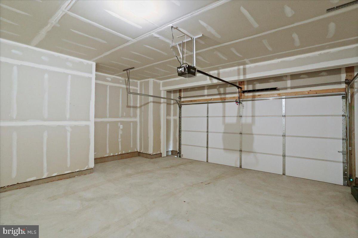 HUNTWELL WEST - Residential Lease