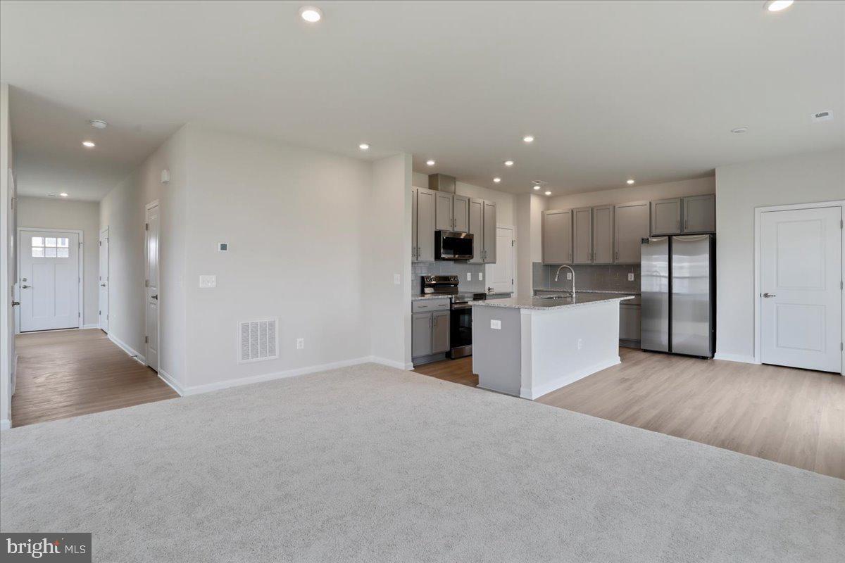 HUNTWELL WEST - Residential Lease