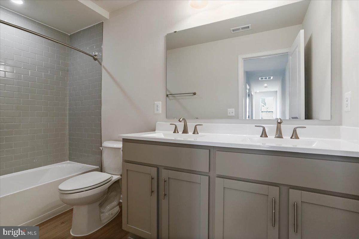 HUNTWELL WEST - Residential Lease