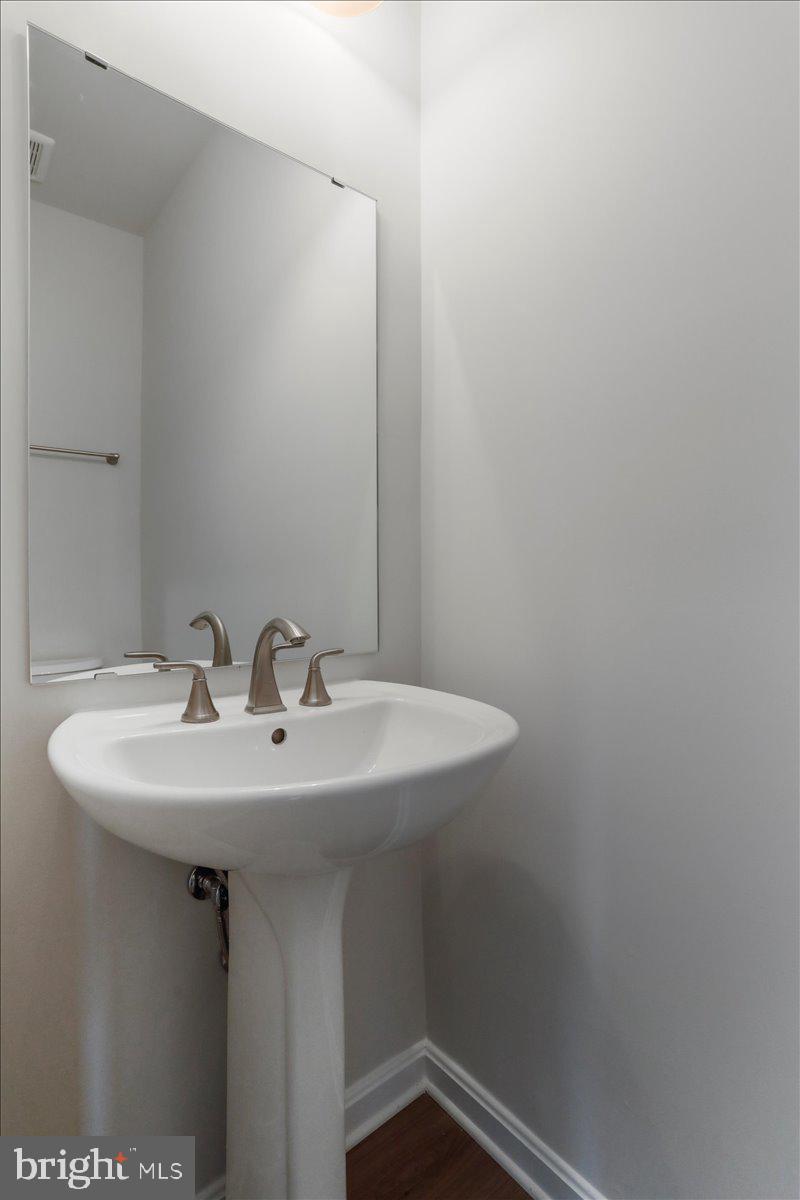 HUNTWELL WEST - Residential Lease