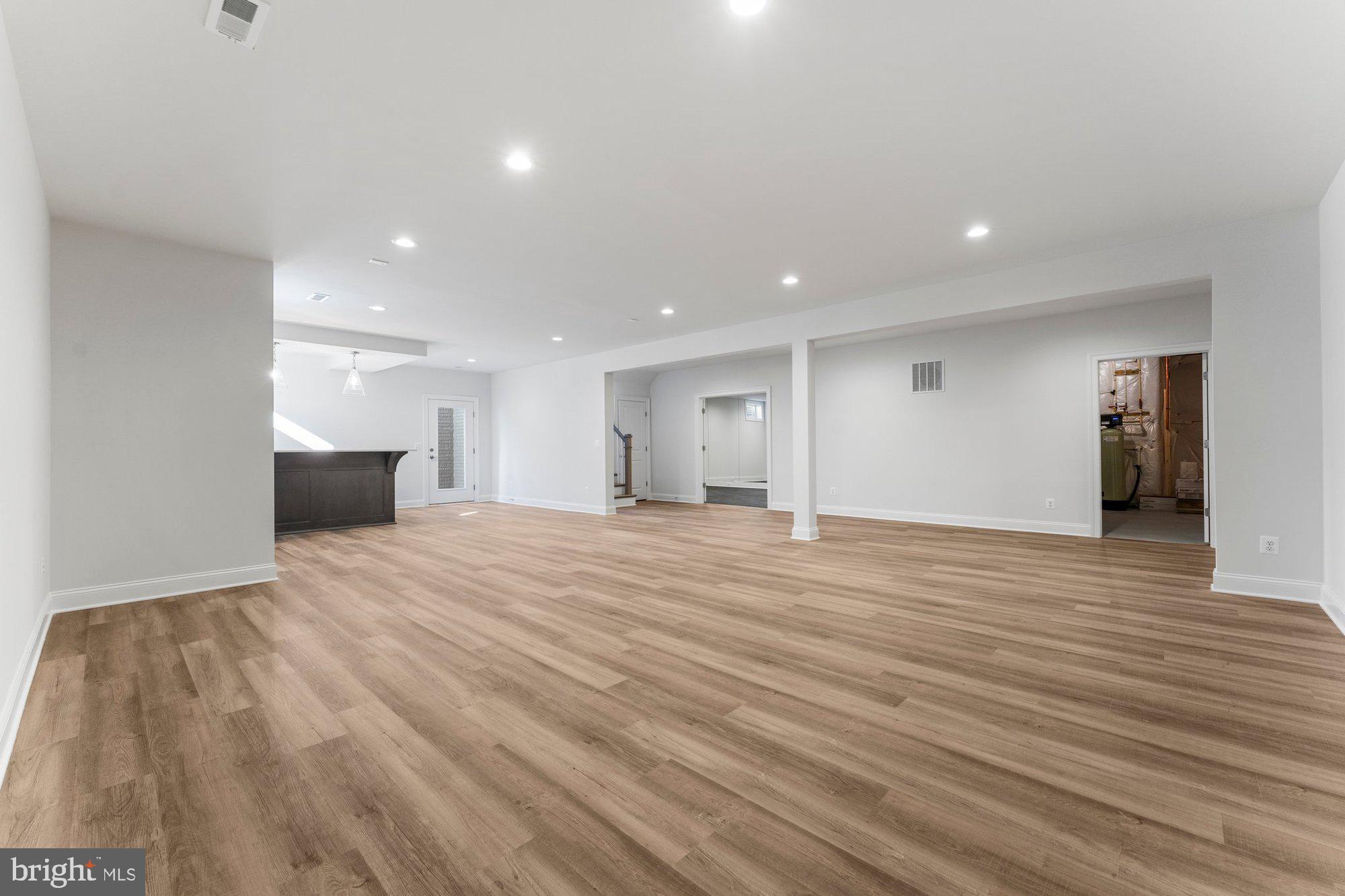 SPRING LAKE - Residential