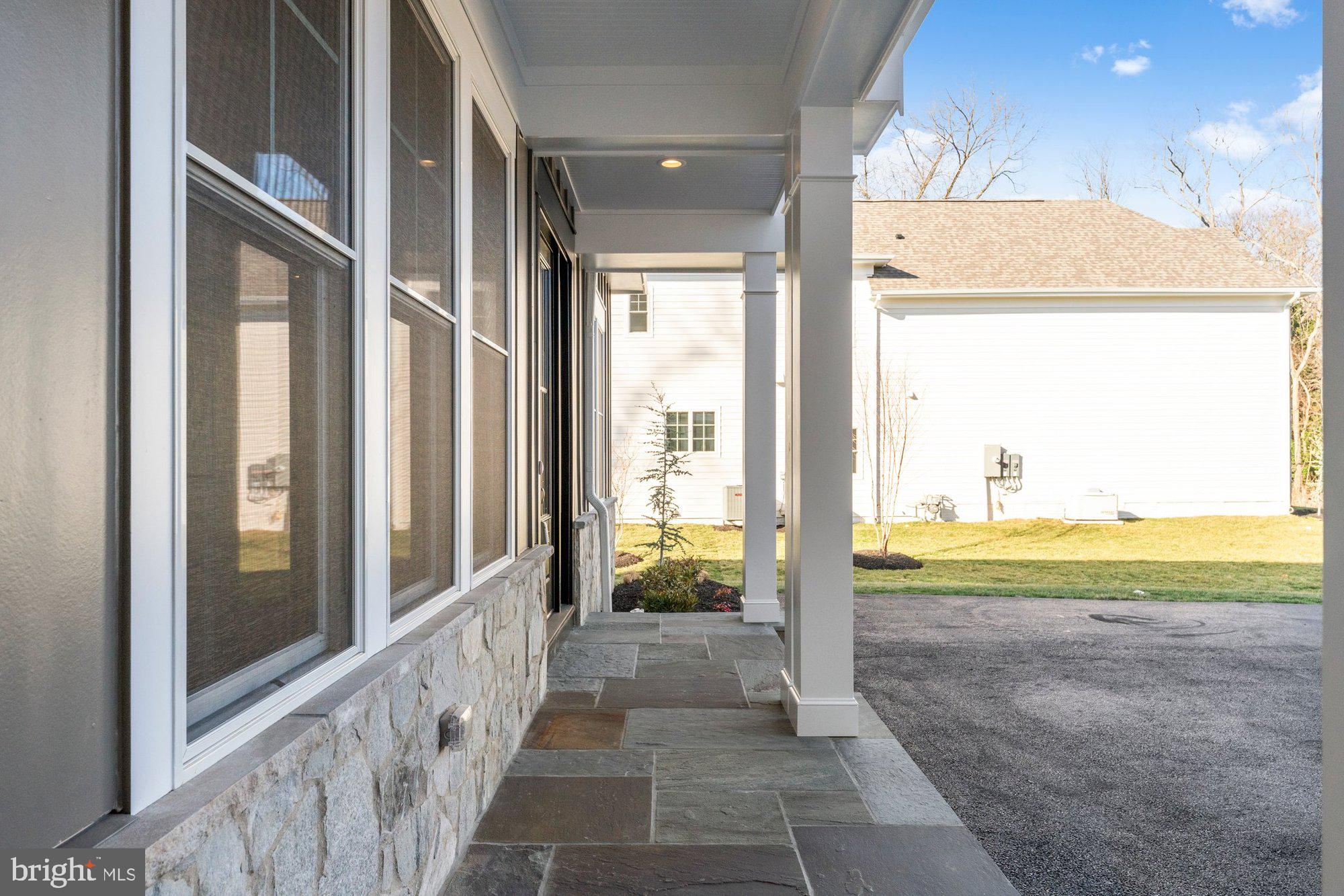 SPRING LAKE - Residential