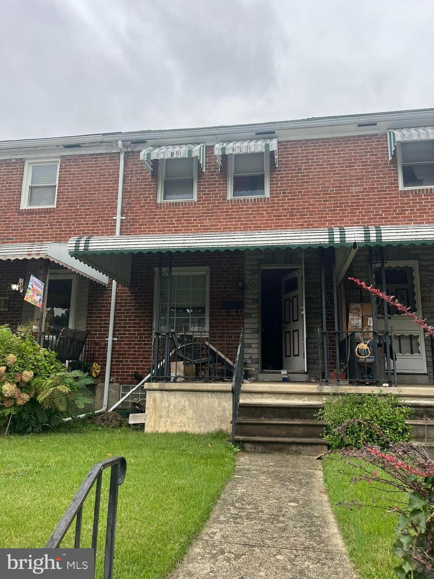 SELLER TOOK SITE UNSEEN OFFER ... HOME NEED FULL RENOVATION!!!!!!