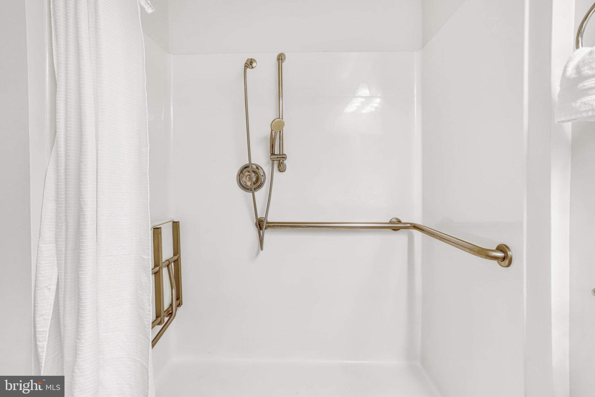 BERKELEY AT BALLSTON - Residential