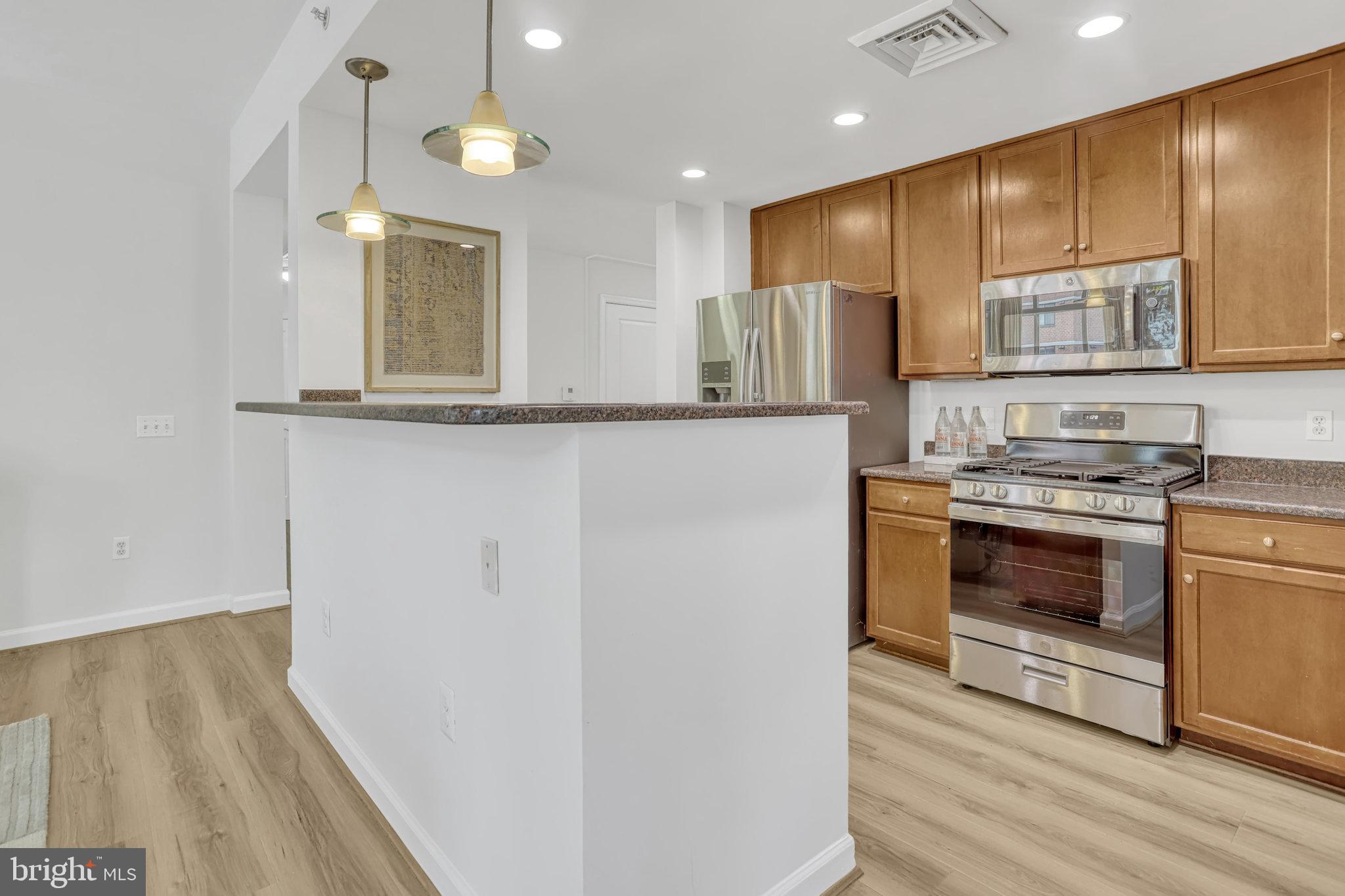 BERKELEY AT BALLSTON - Residential