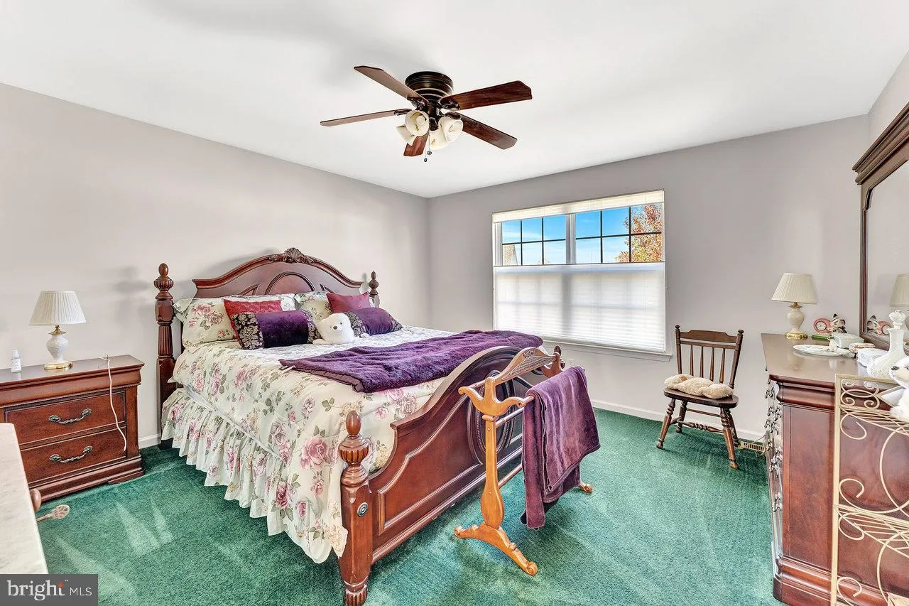 Swedesboro, New Jersey 08085, United States, 4 Bedrooms Bedrooms, ,3 BathroomsBathrooms,Residential,Pending,33753