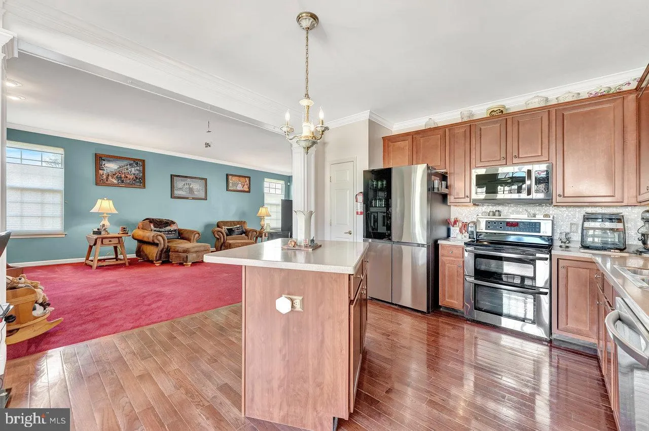 Swedesboro, New Jersey 08085, United States, 4 Bedrooms Bedrooms, ,3 BathroomsBathrooms,Residential,Pending,33753