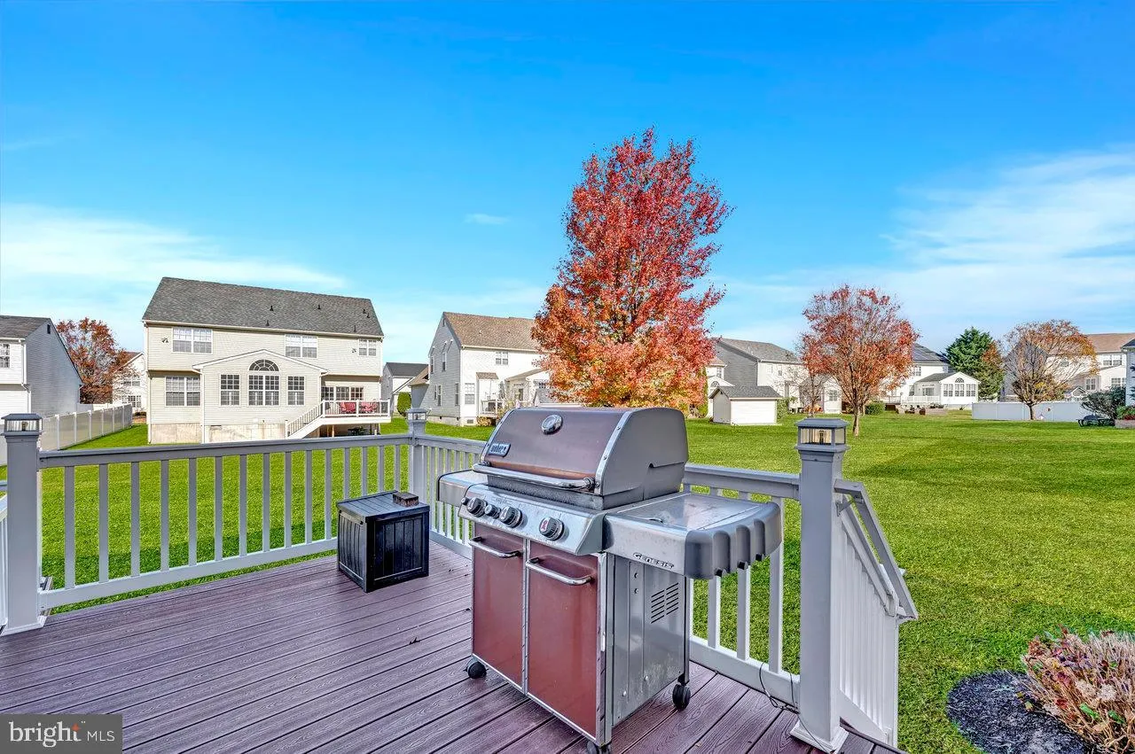 Swedesboro, New Jersey 08085, United States, 4 Bedrooms Bedrooms, ,3 BathroomsBathrooms,Residential,Pending,33753