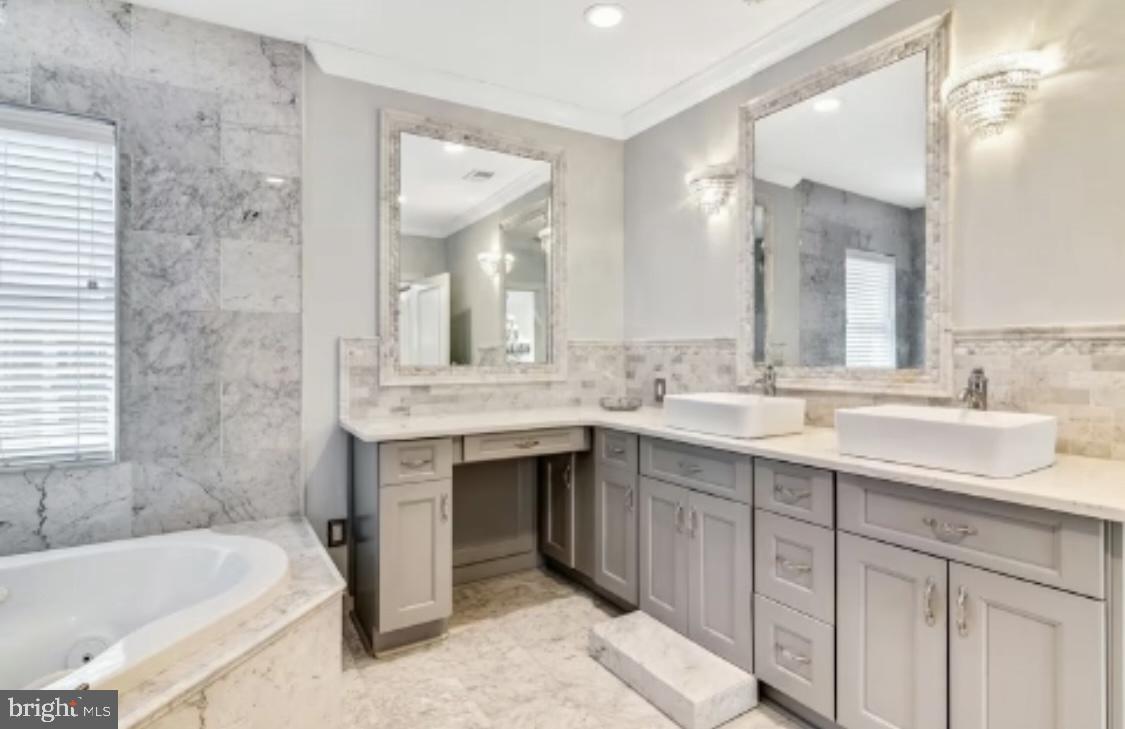 OLD CITY - Residential