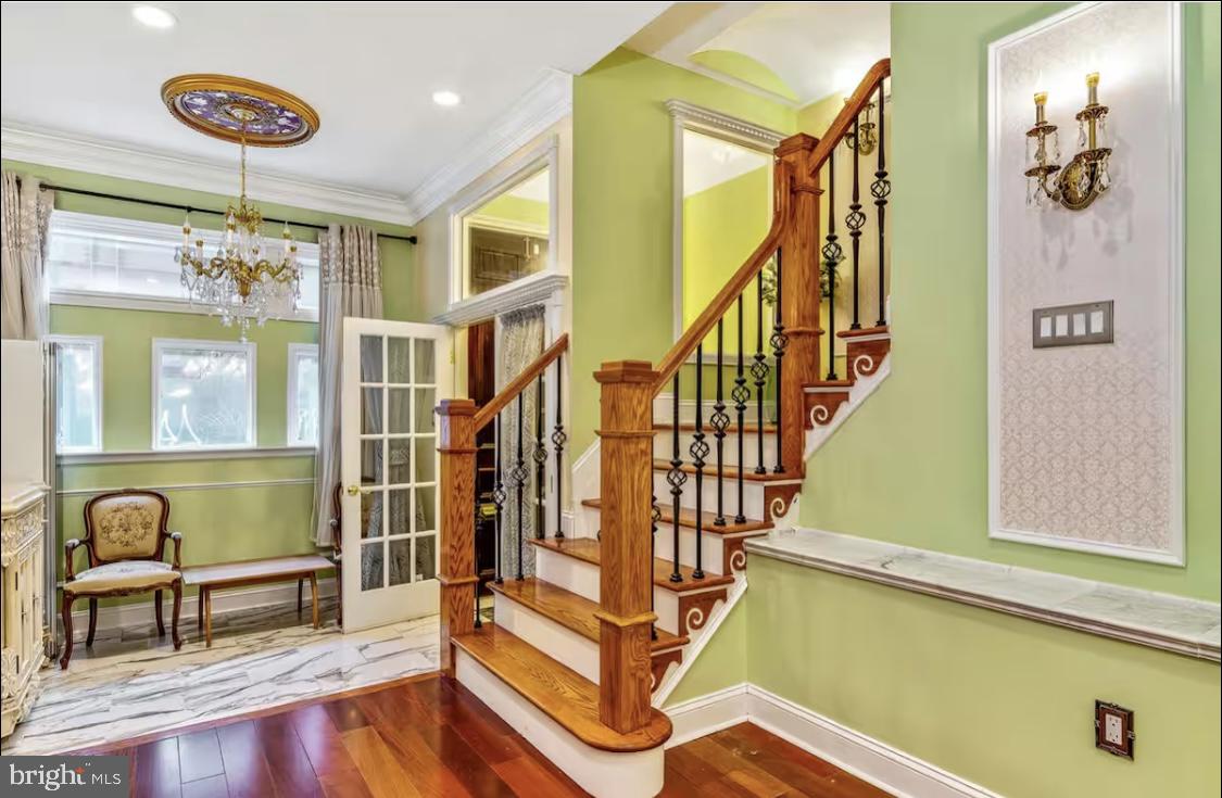 26 S STRAWBERRY STREET