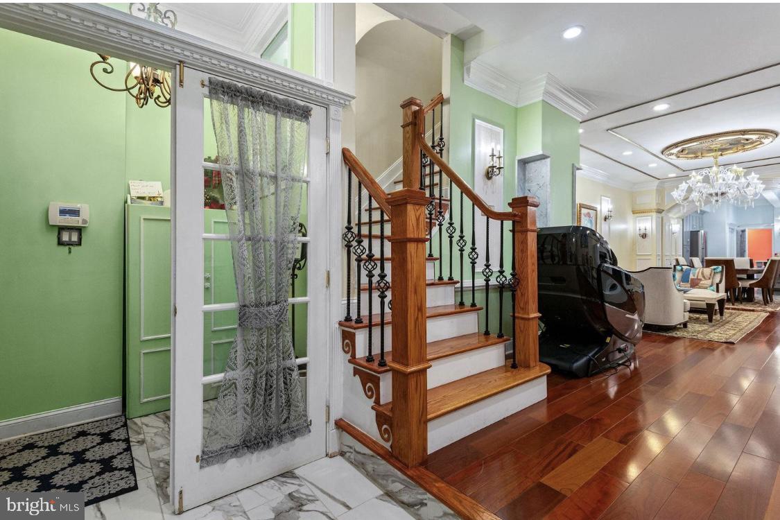 26 S STRAWBERRY STREET