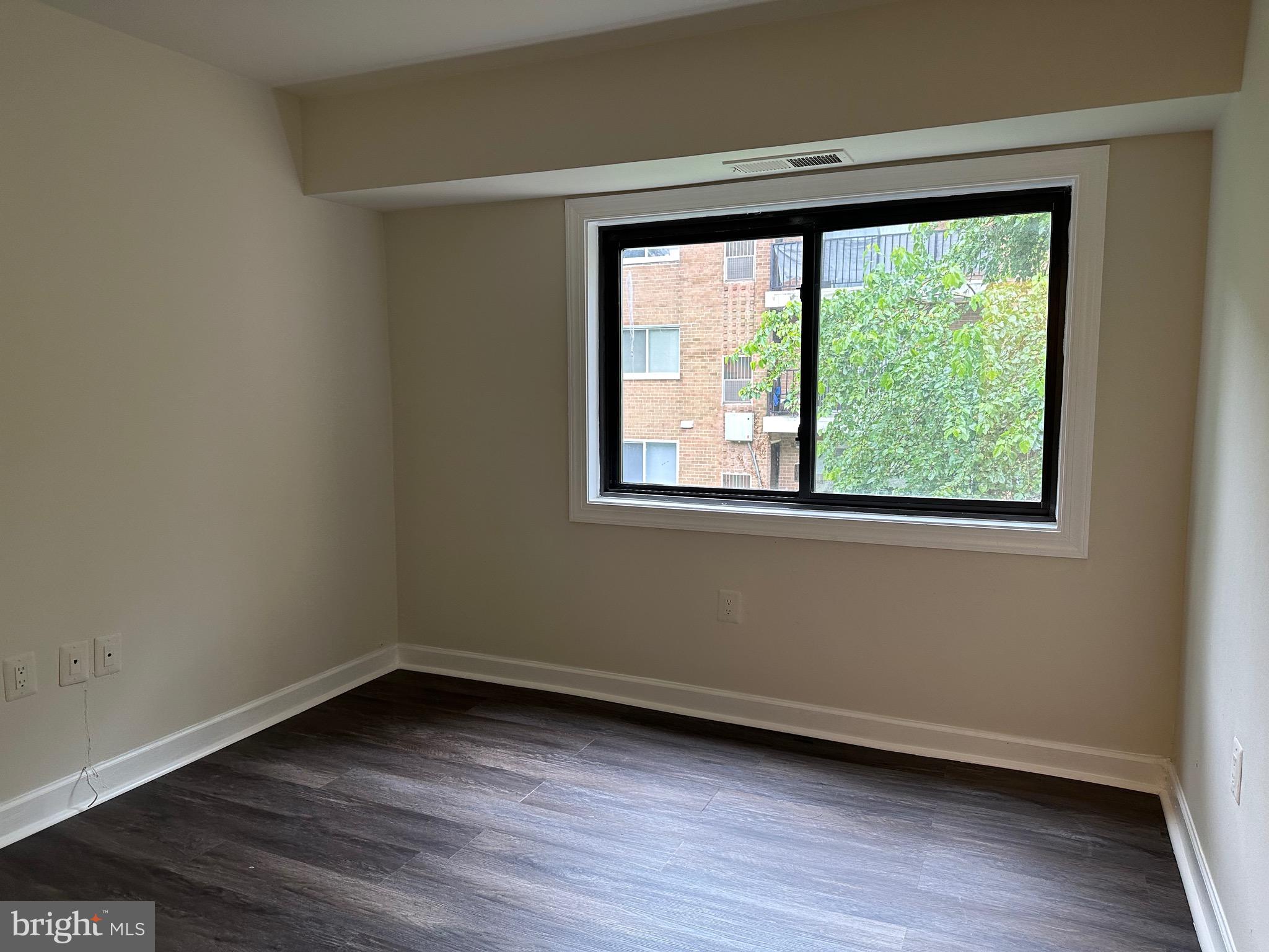 WESTWOOD PARK - Residential Lease