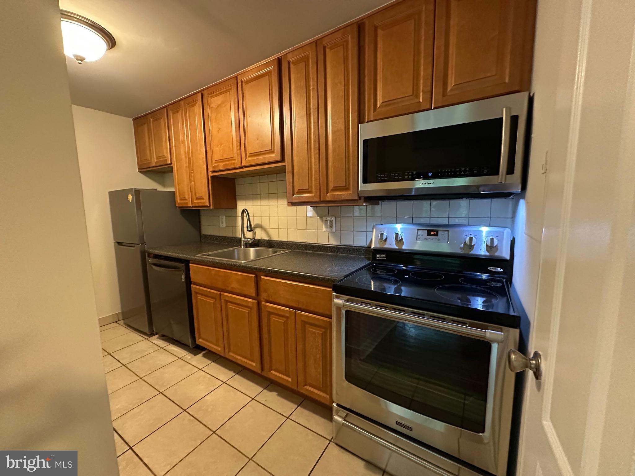 WESTWOOD PARK - Residential Lease