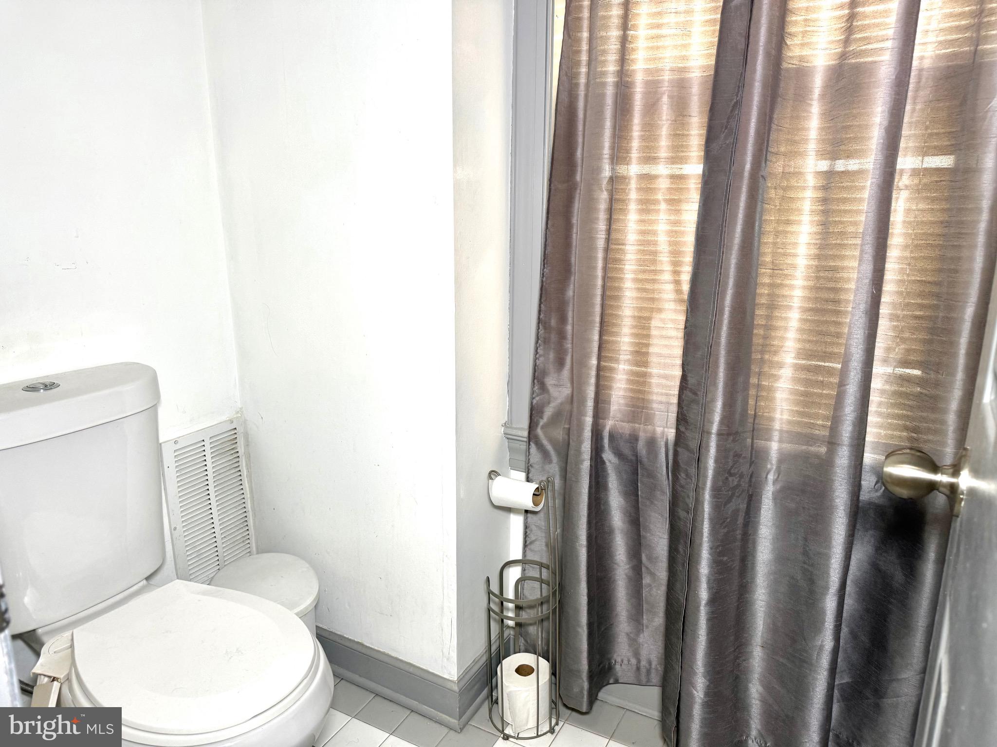 NORRISTOWN - Residential