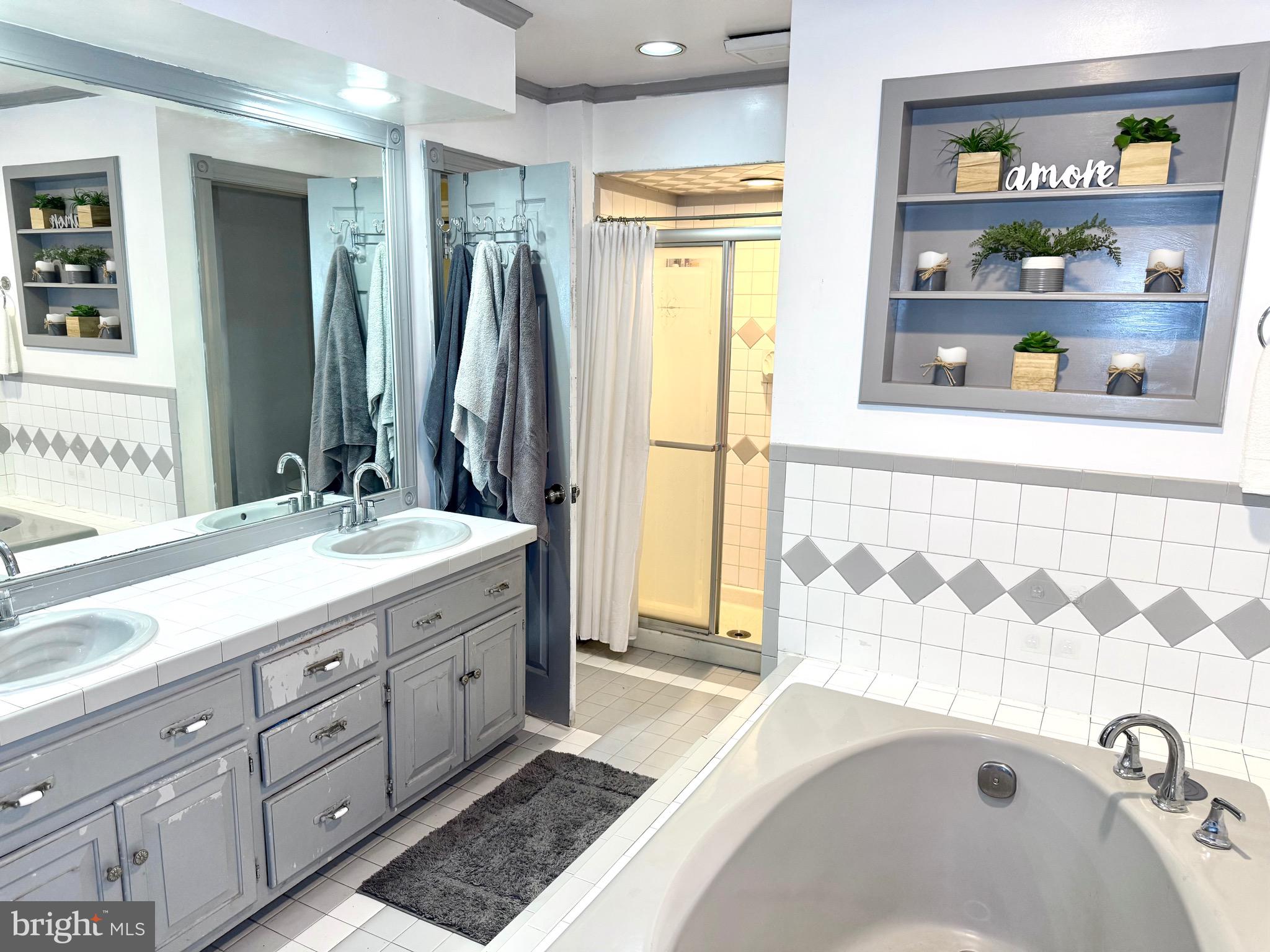 NORRISTOWN - Residential