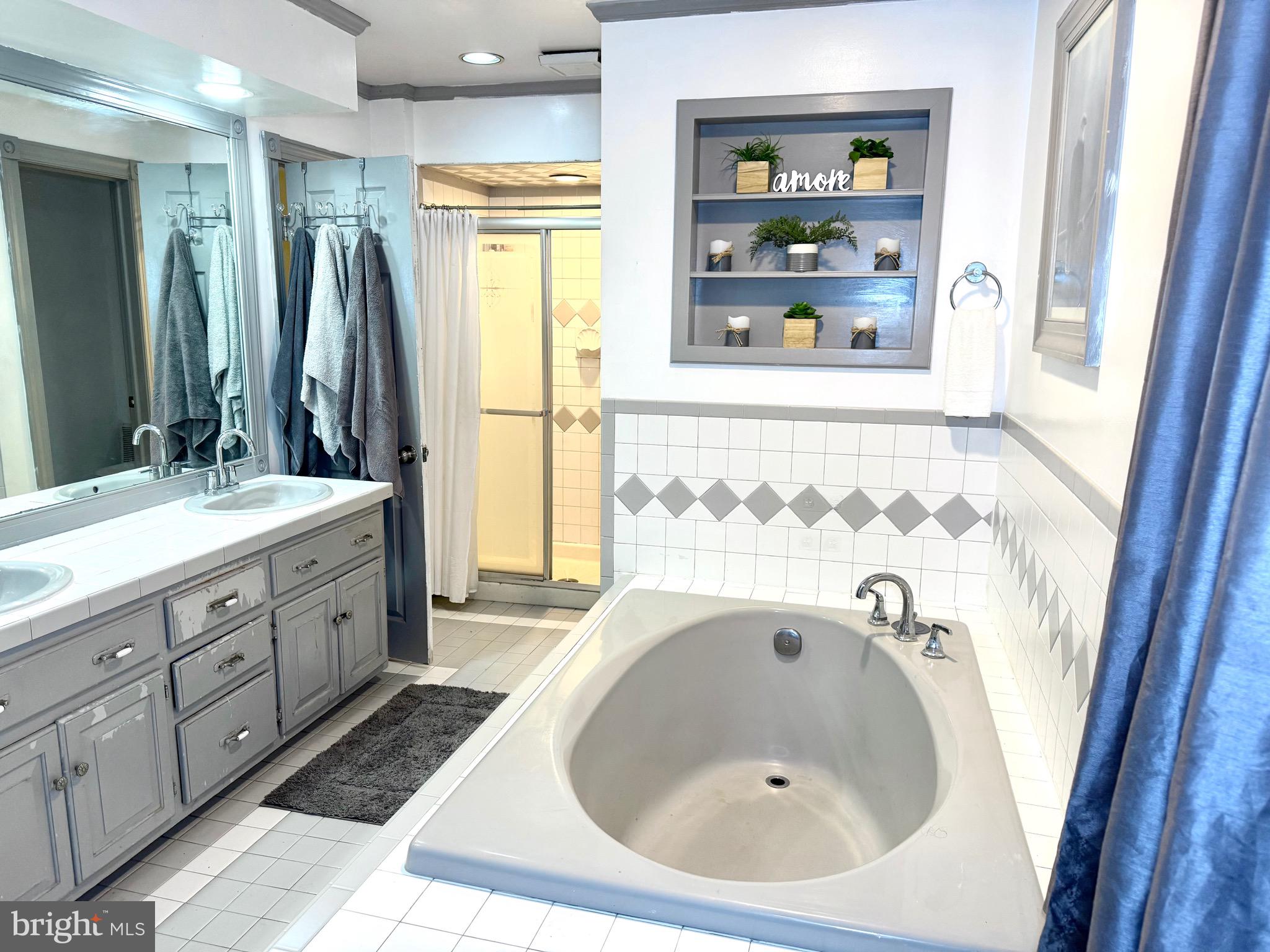 NORRISTOWN - Residential