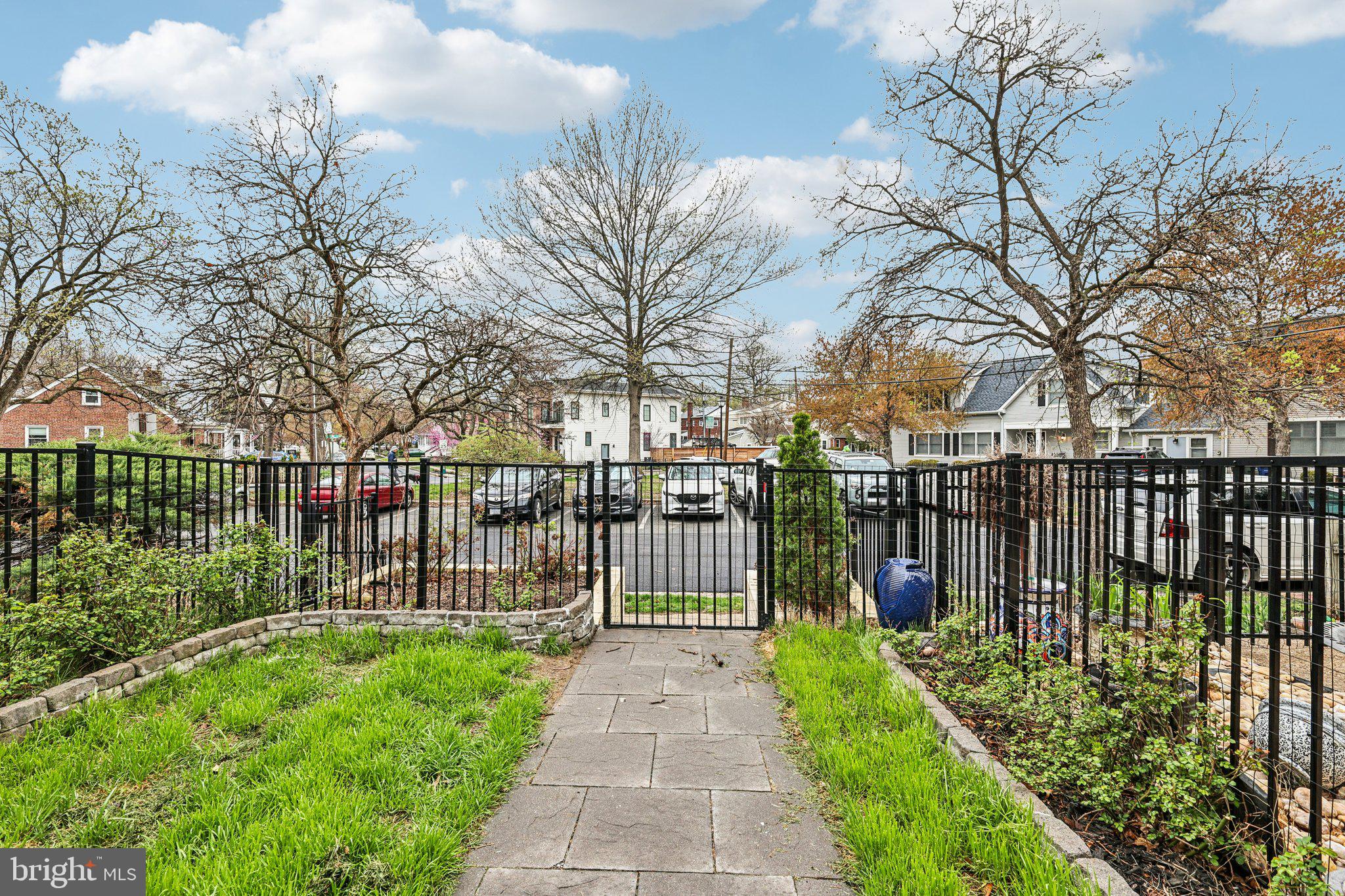 433 MOUNT VERNON AVENUE