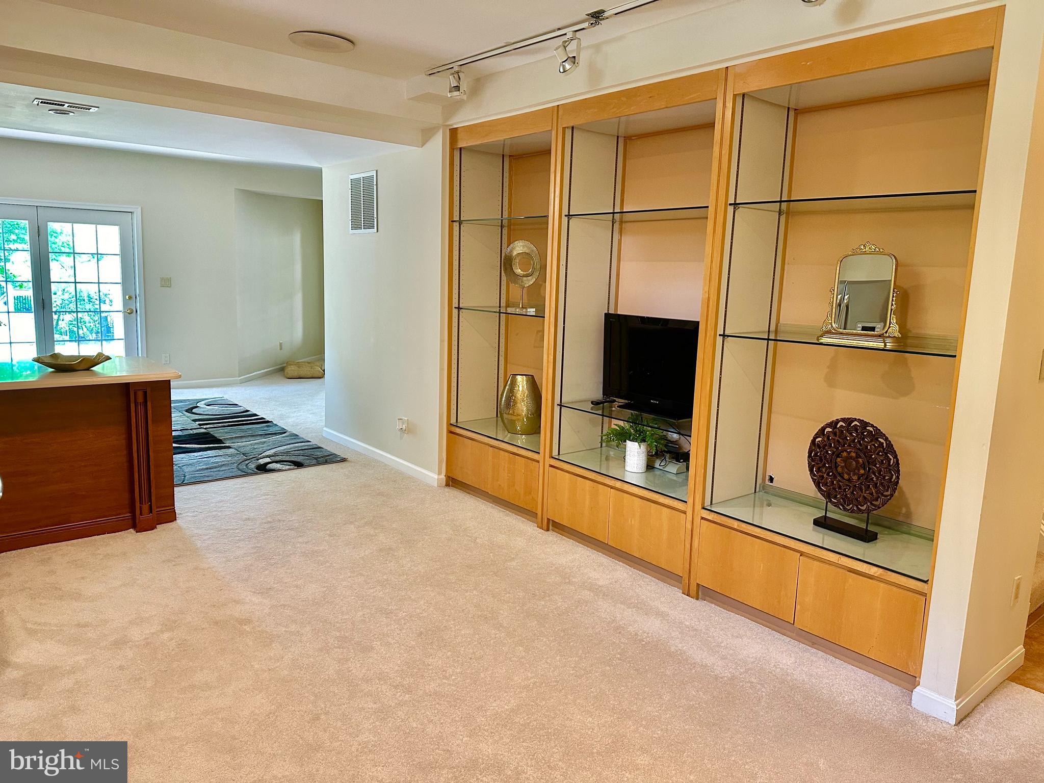 BELMONT COUNTRY CLUB - Residential