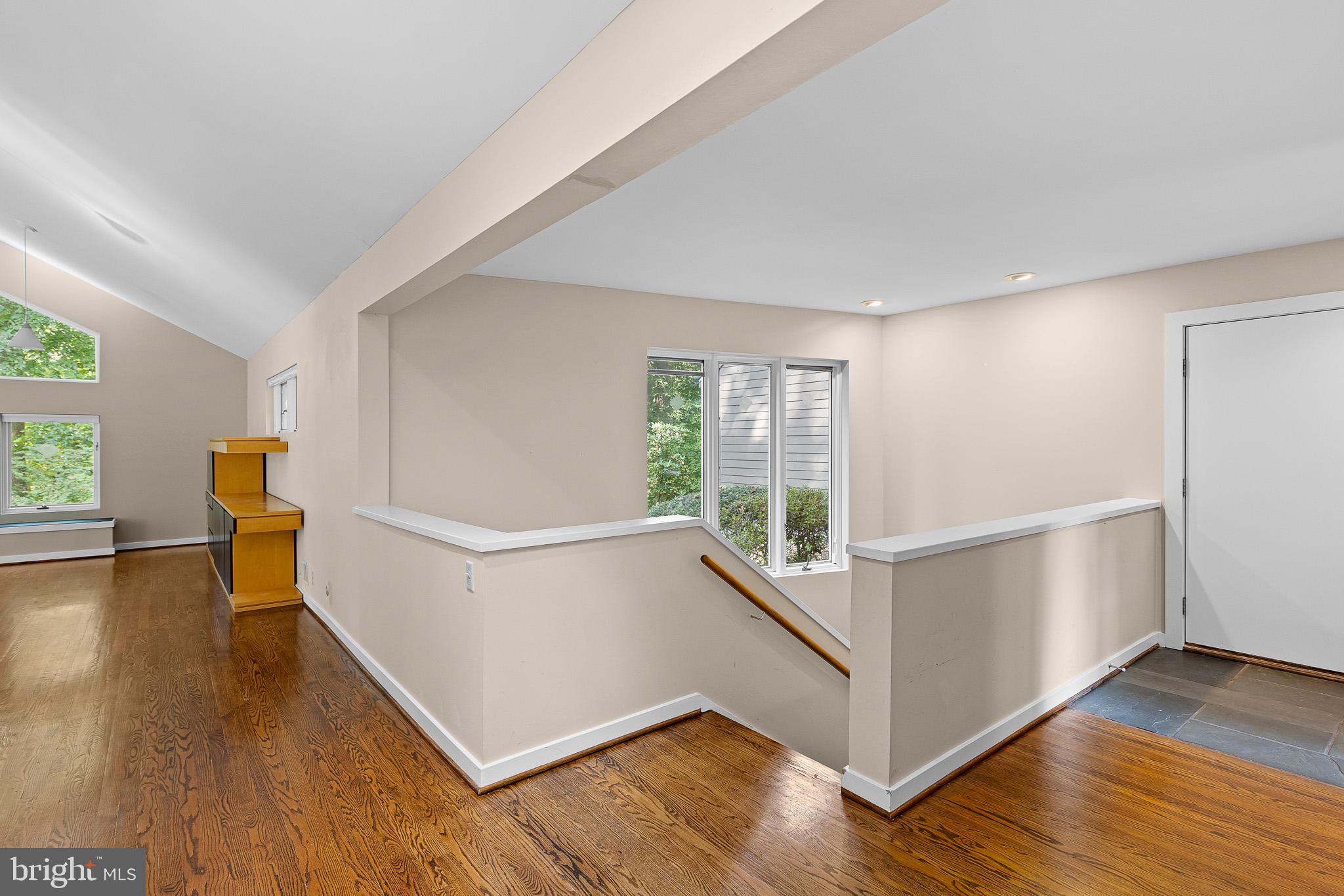 7 W BUCKRIDGE DRIVE