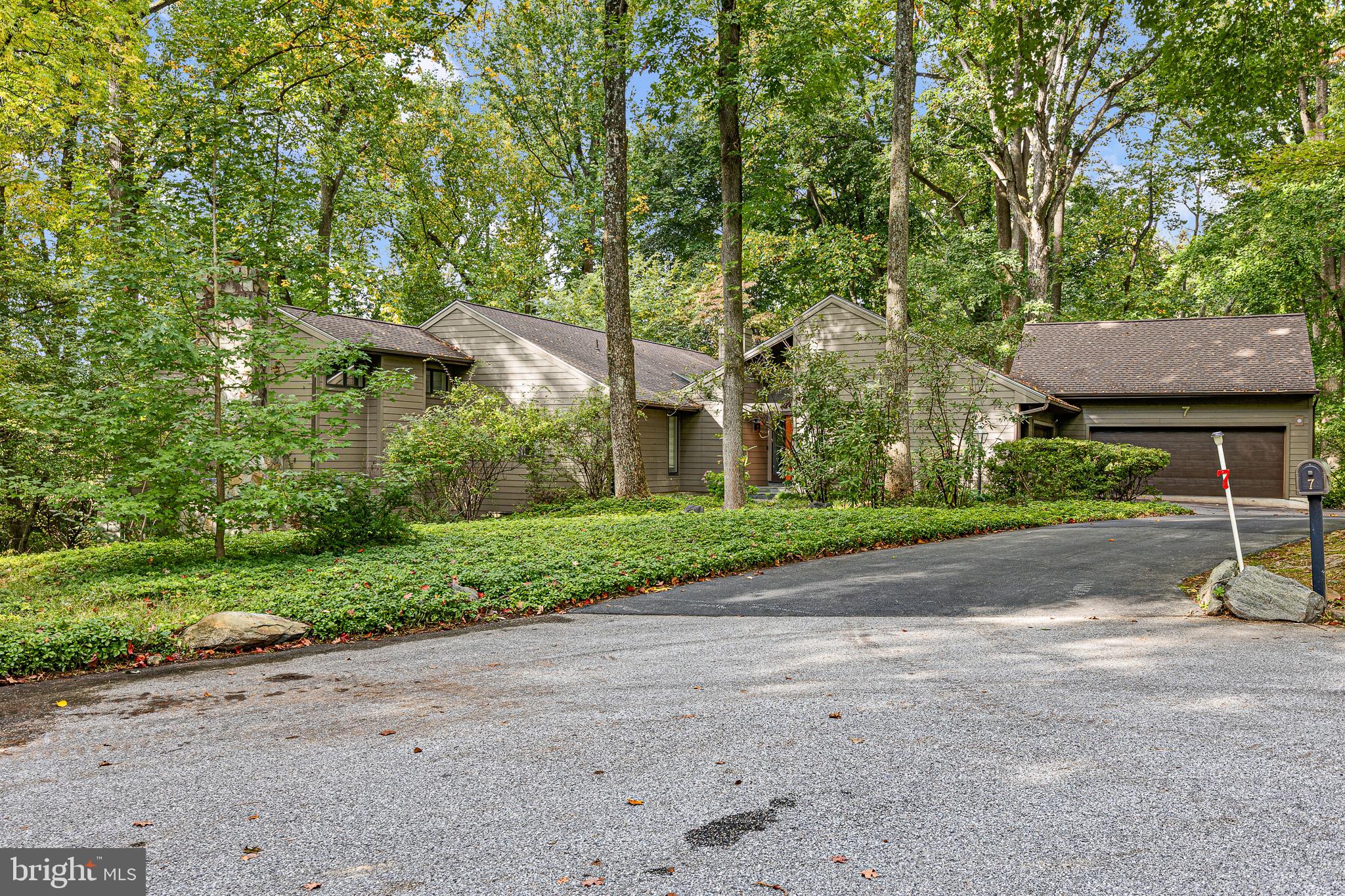 7 W BUCKRIDGE DRIVE