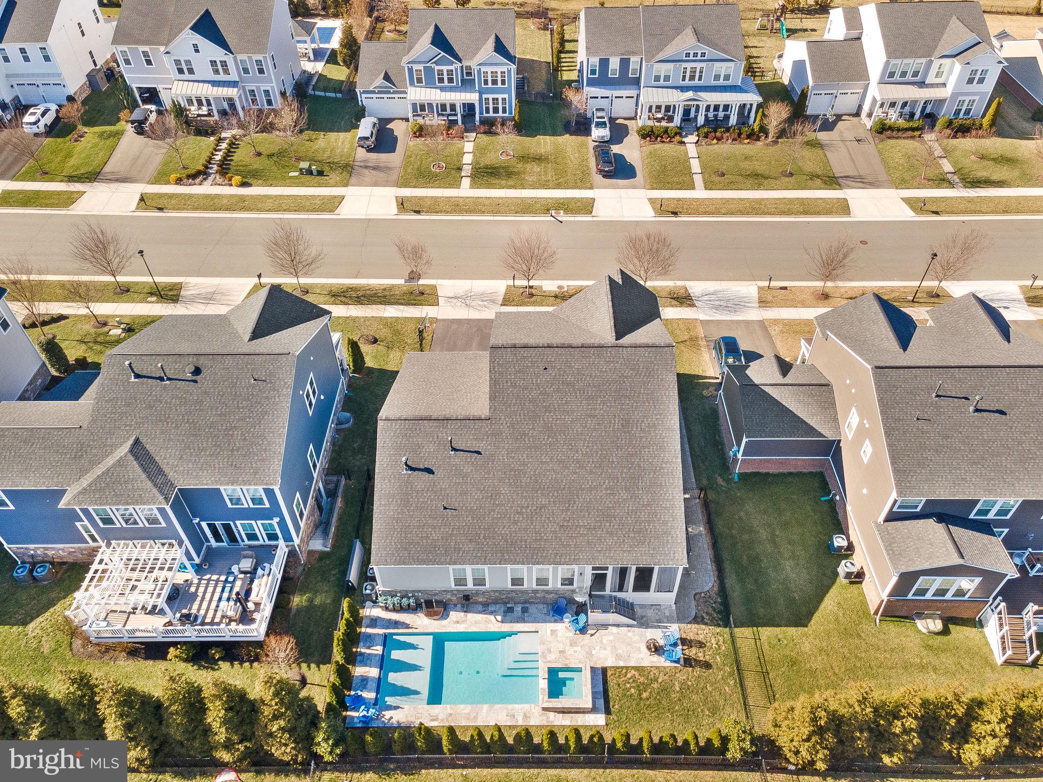 MEADOWBROOK - Residential