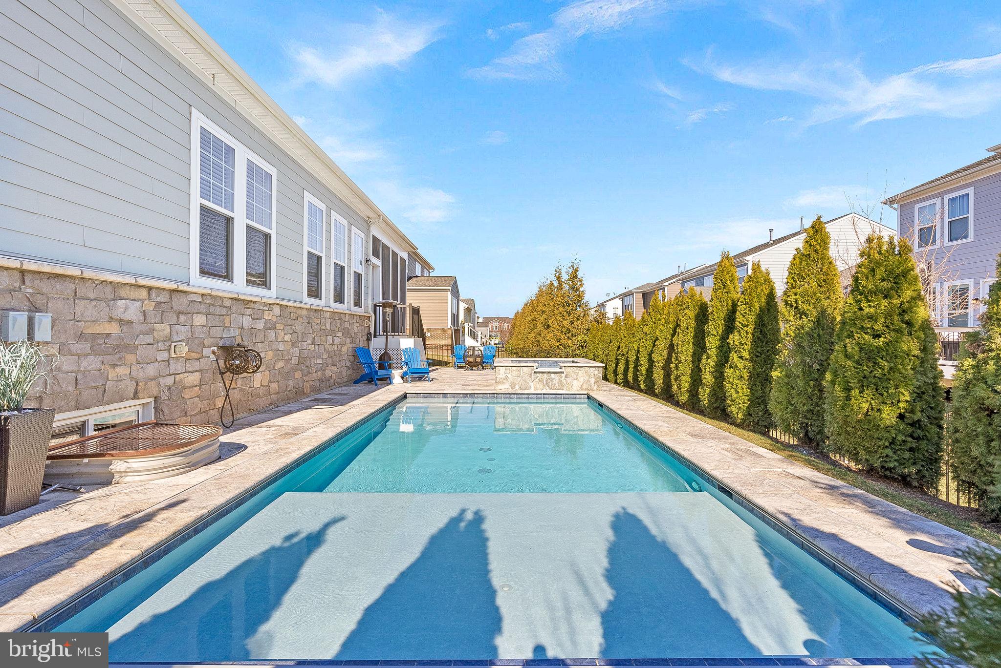 MEADOWBROOK - Residential