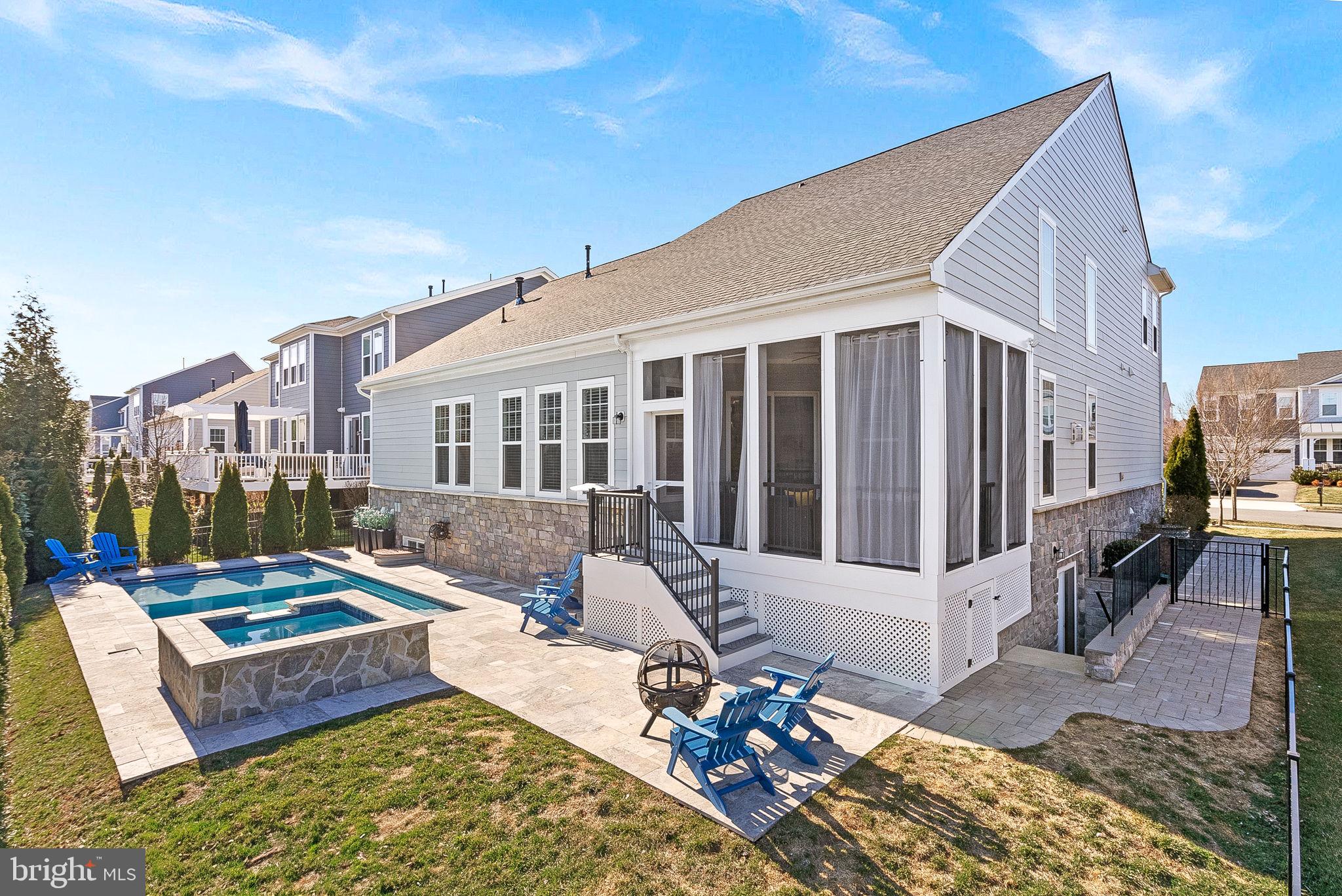 MEADOWBROOK - Residential