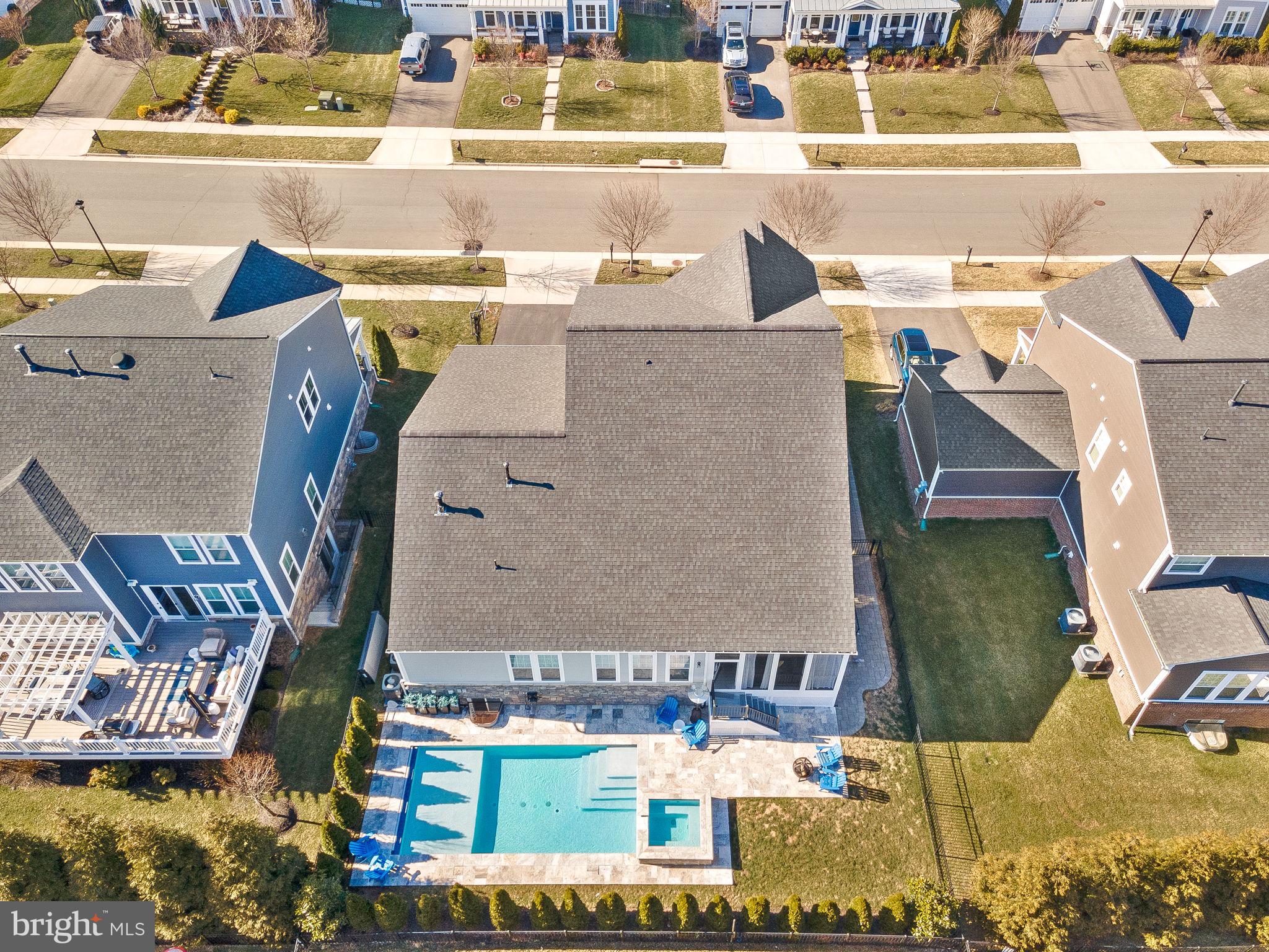 MEADOWBROOK - Residential