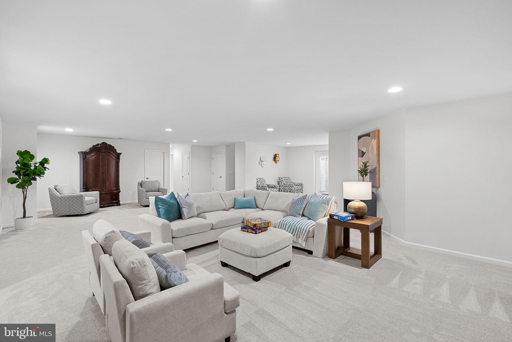 MEADOWBROOK - Residential