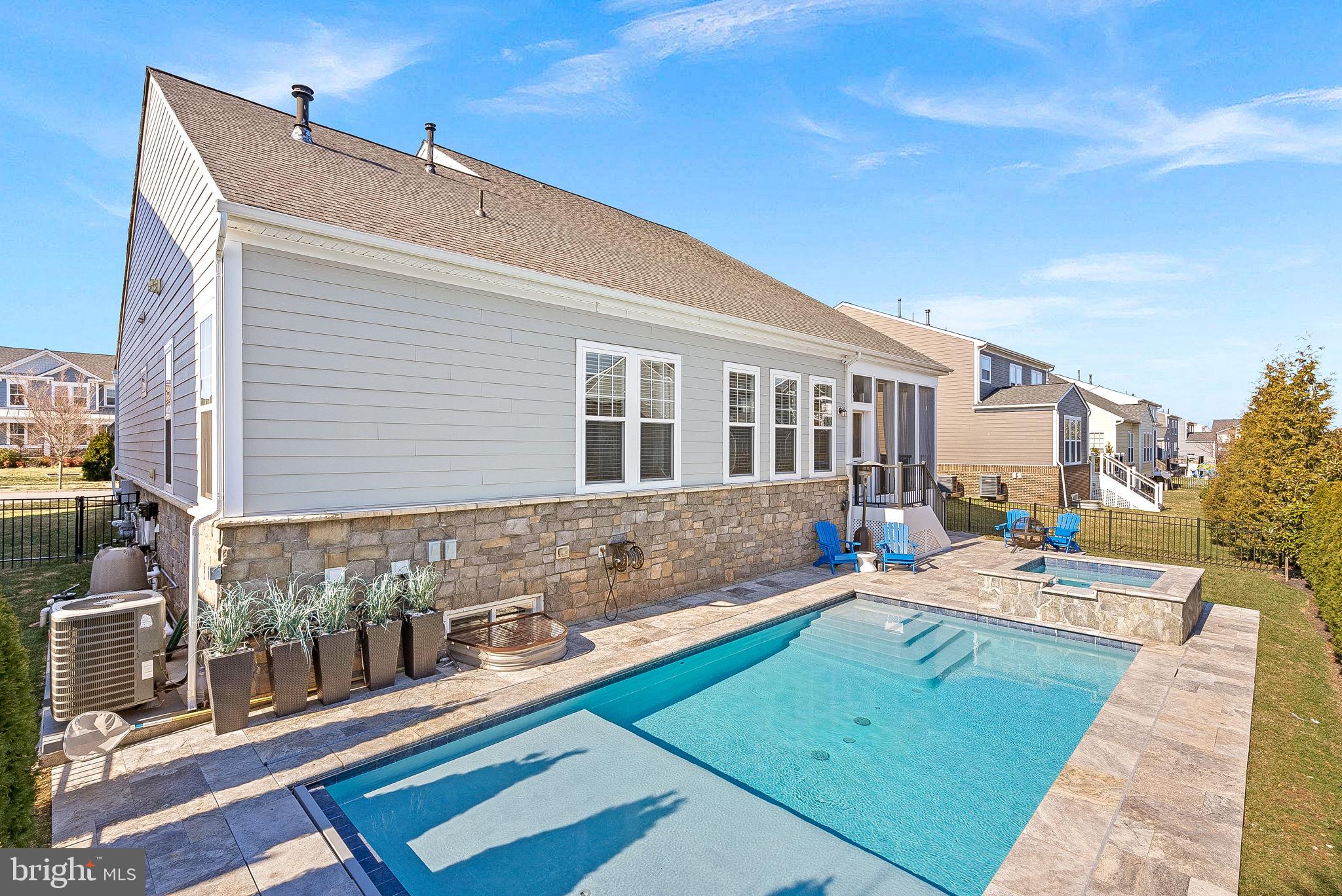 MEADOWBROOK - Residential