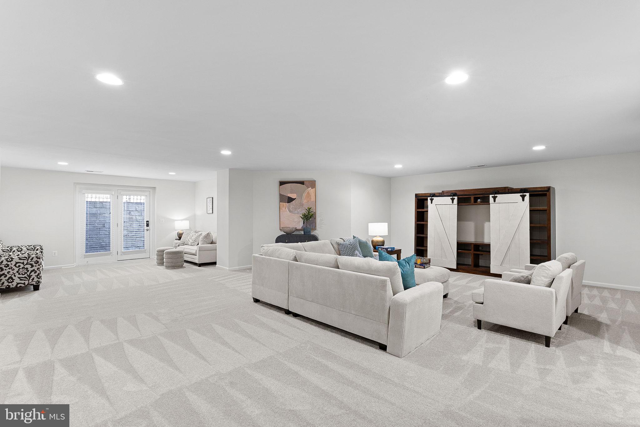 MEADOWBROOK - Residential