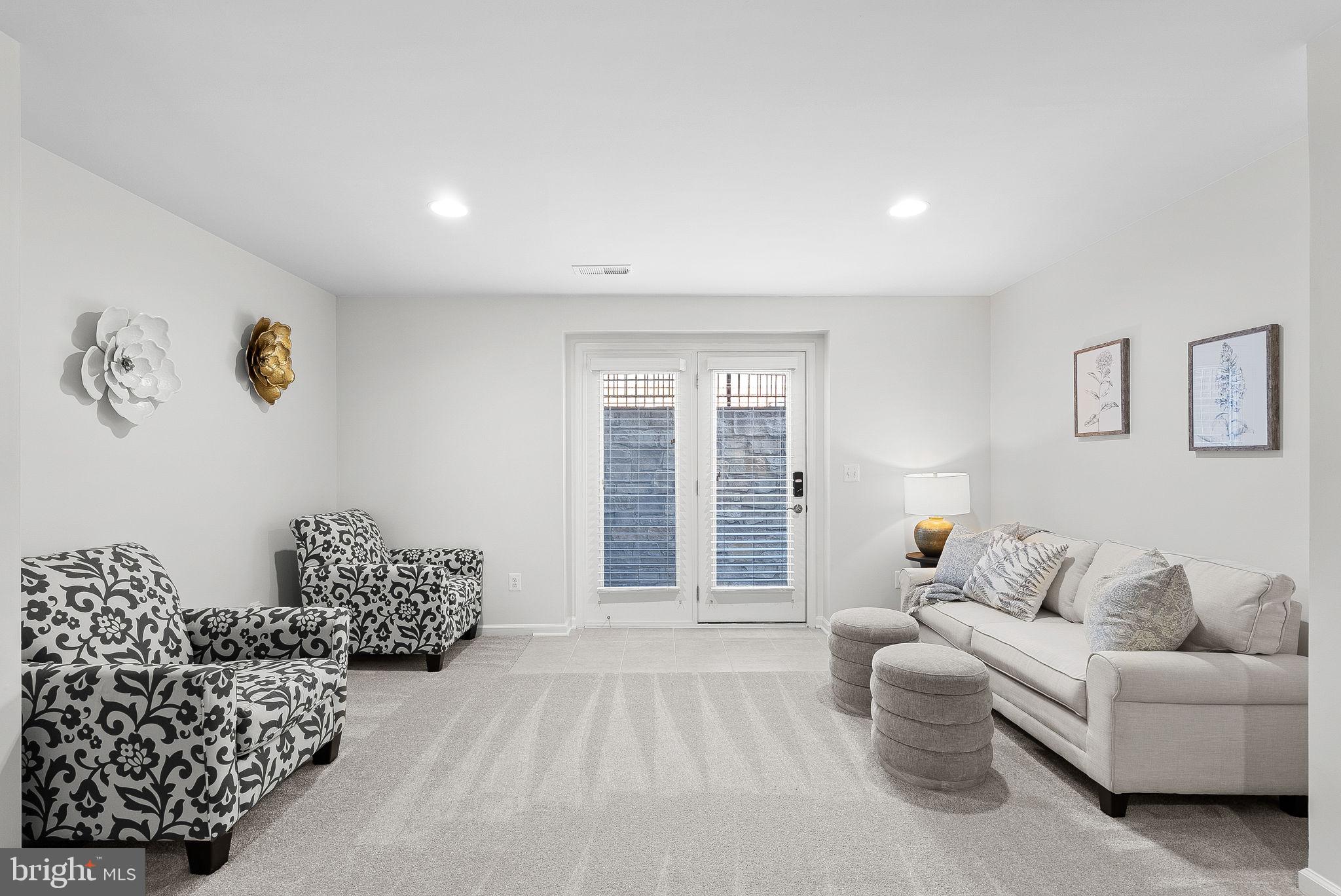 MEADOWBROOK - Residential