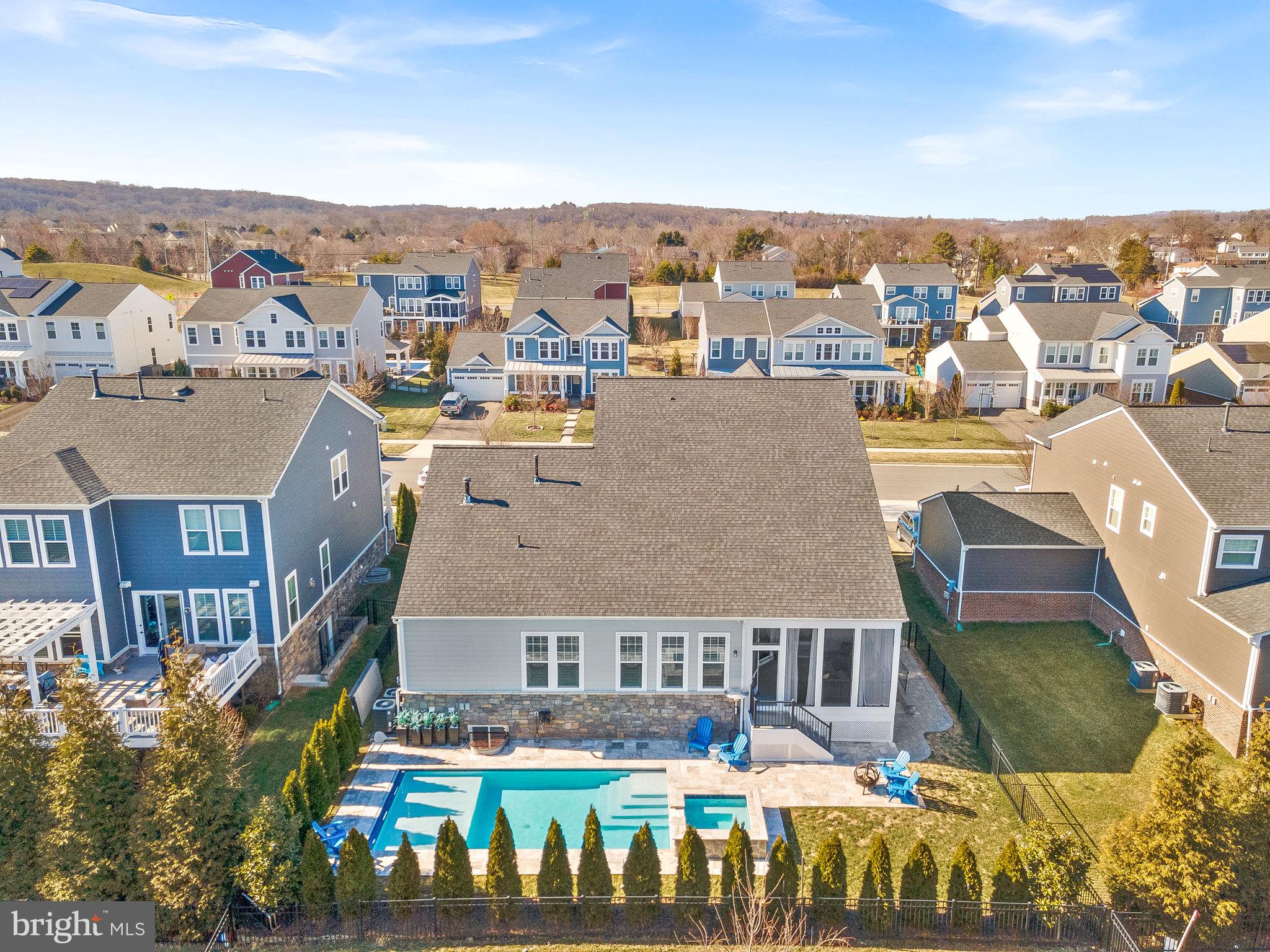 MEADOWBROOK - Residential