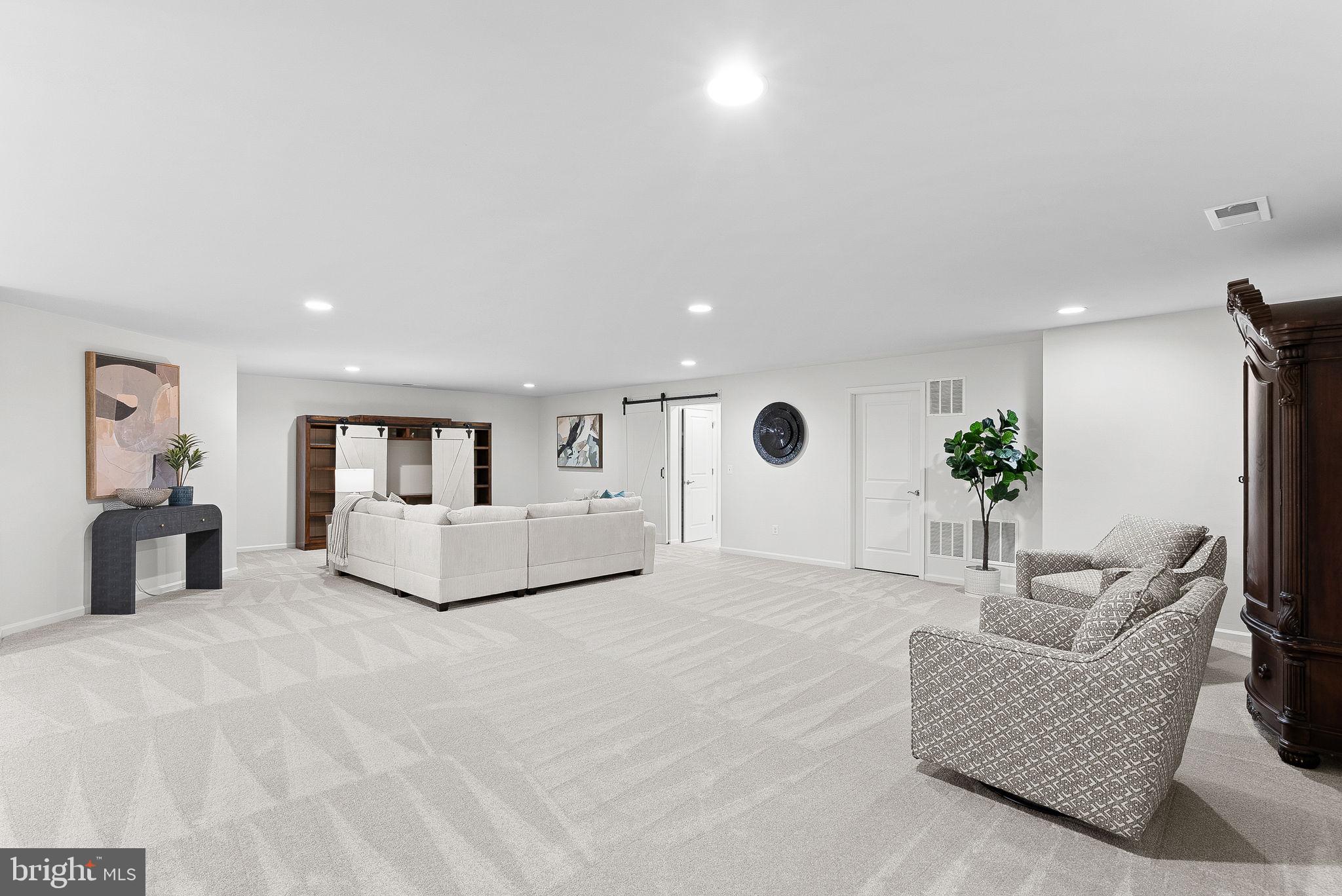 MEADOWBROOK - Residential