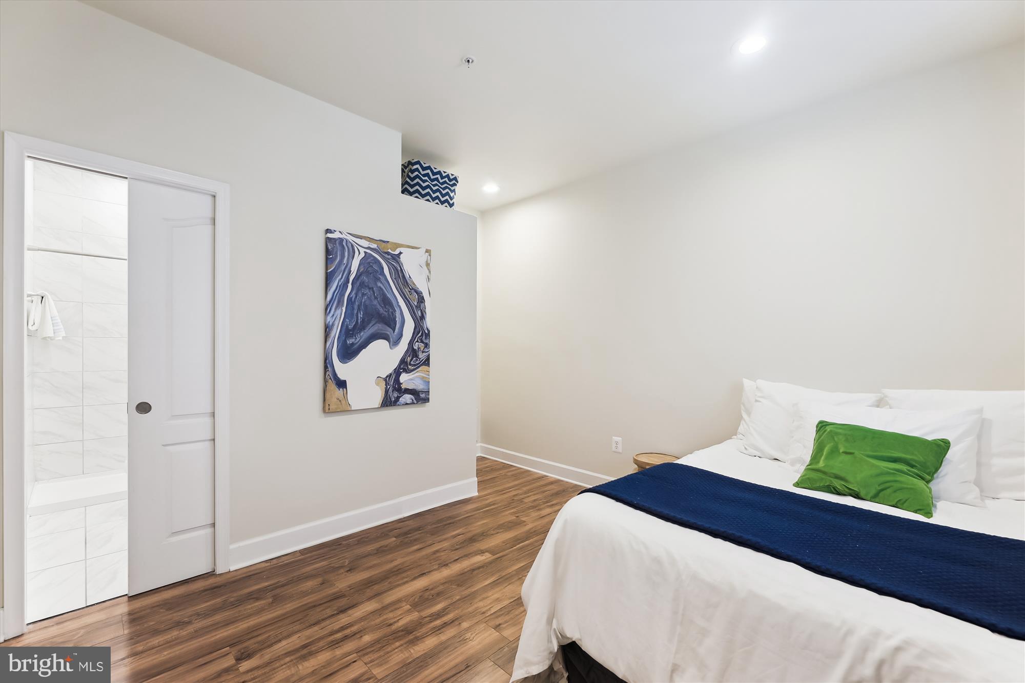 VICTORY PROMENADE - Residential