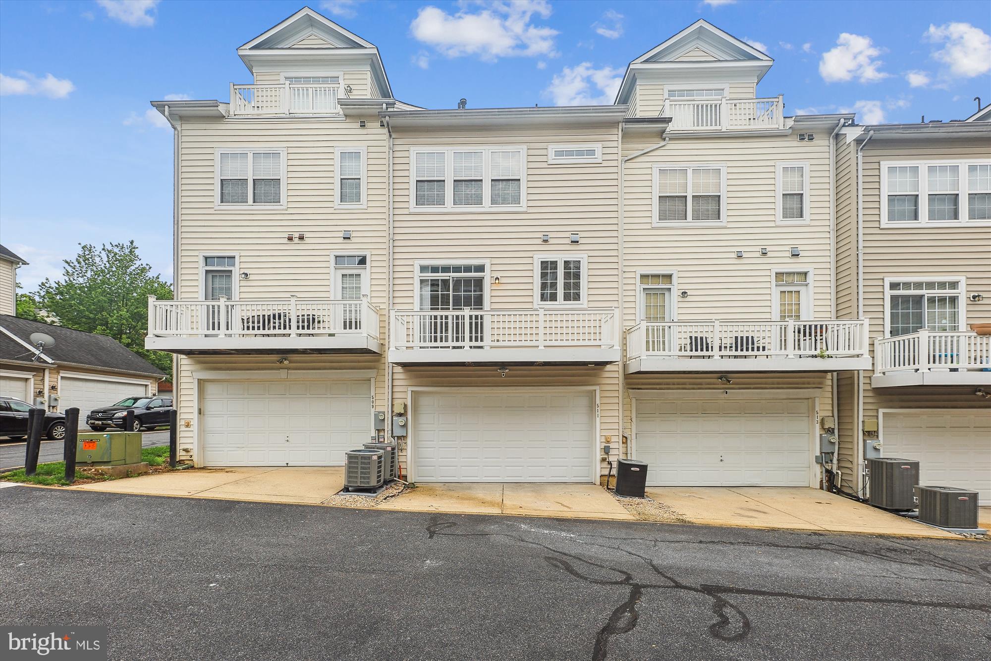 VICTORY PROMENADE - Residential