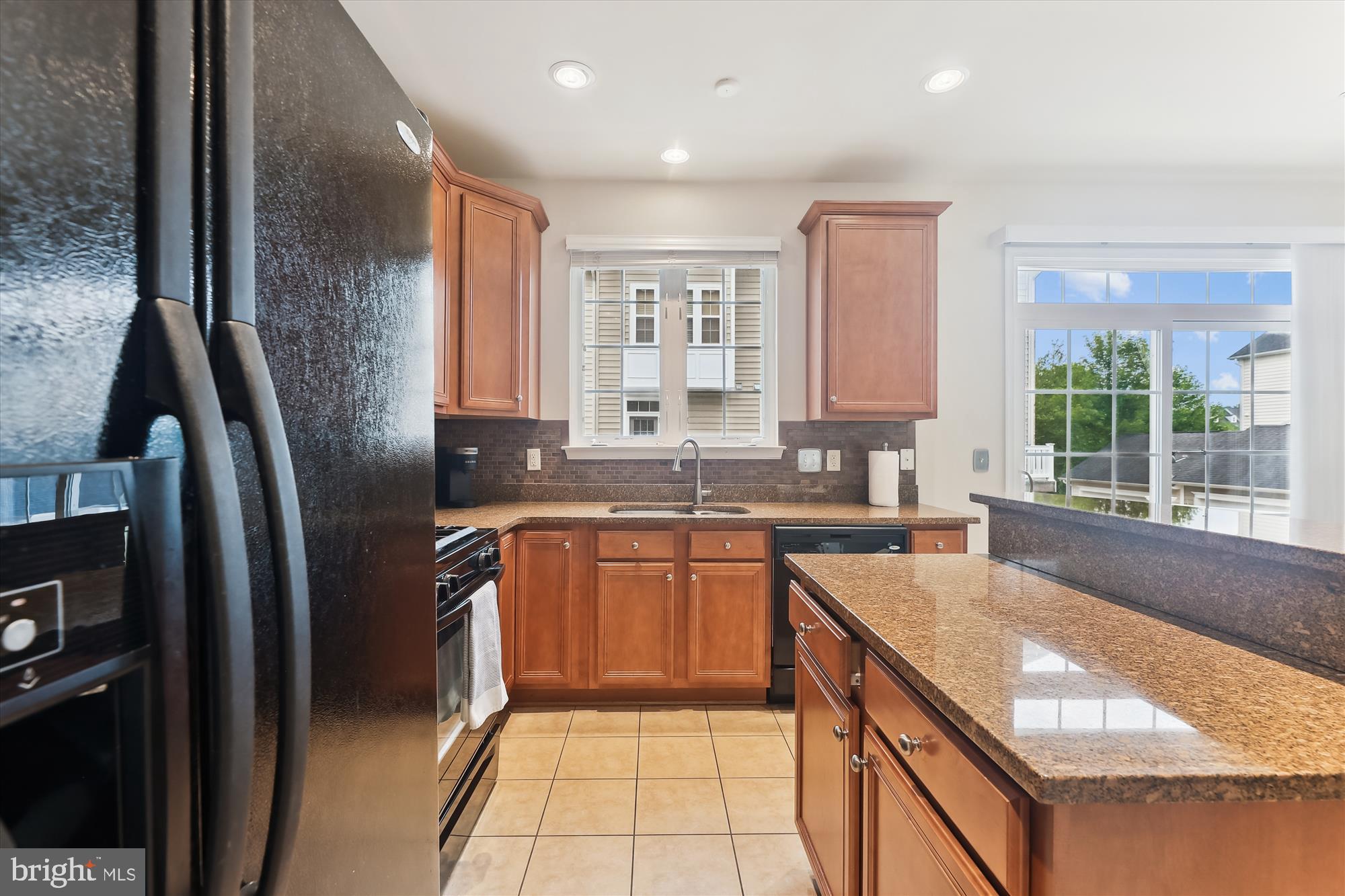 VICTORY PROMENADE - Residential