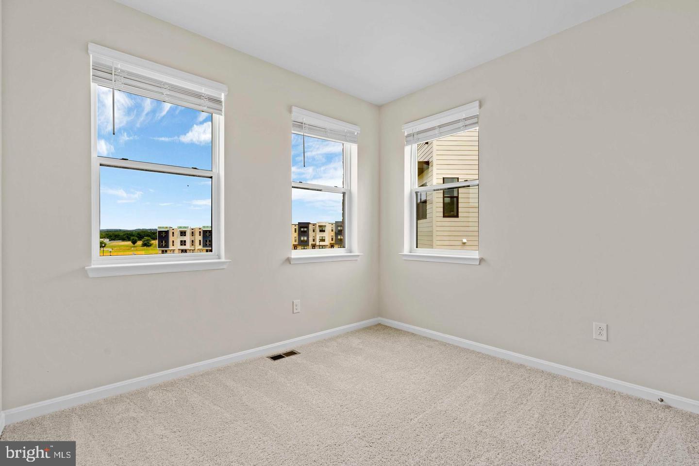 RENN QUARTER - Residential Lease