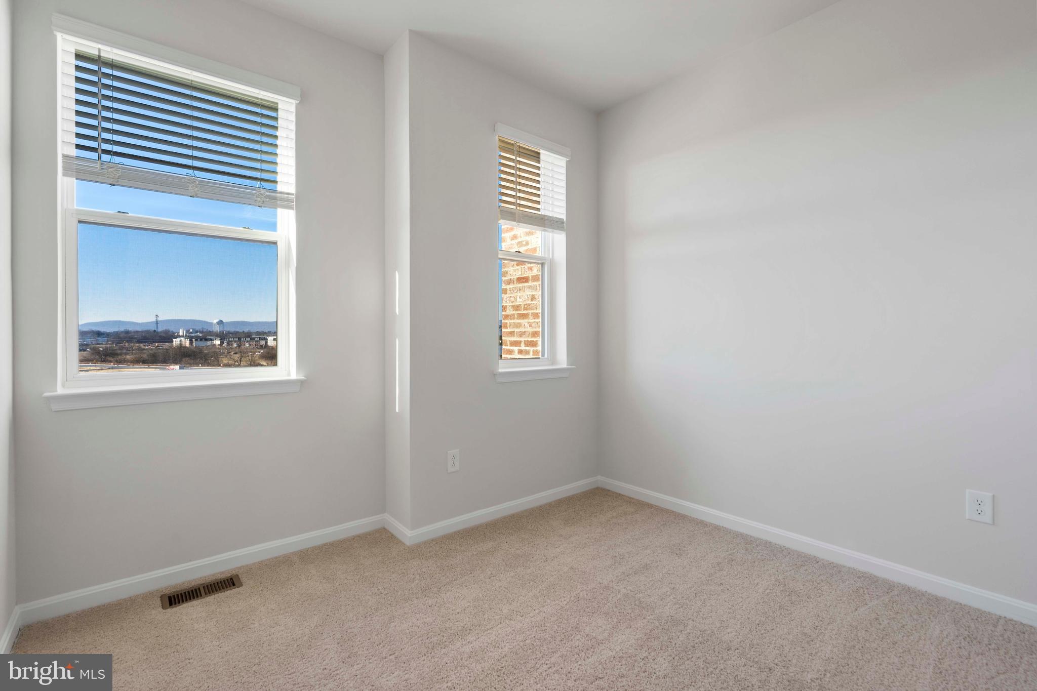 RENN QUARTER - Residential Lease