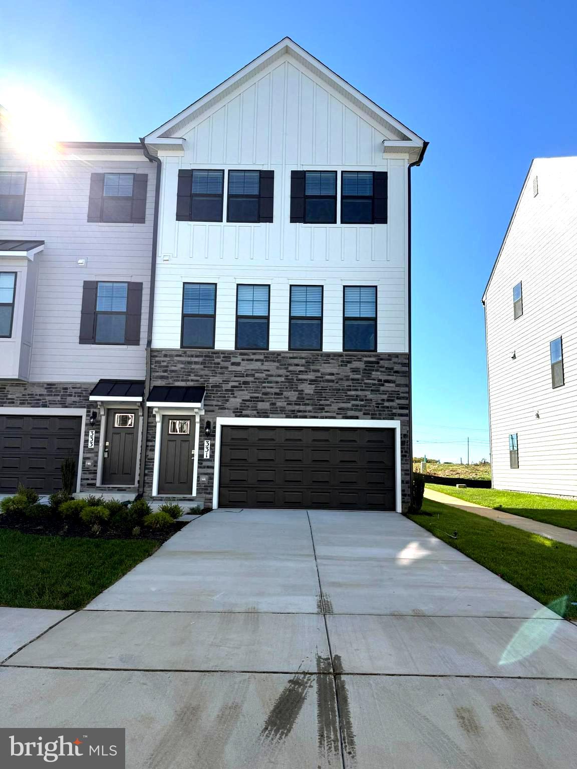 RENN QUARTER - Residential Lease