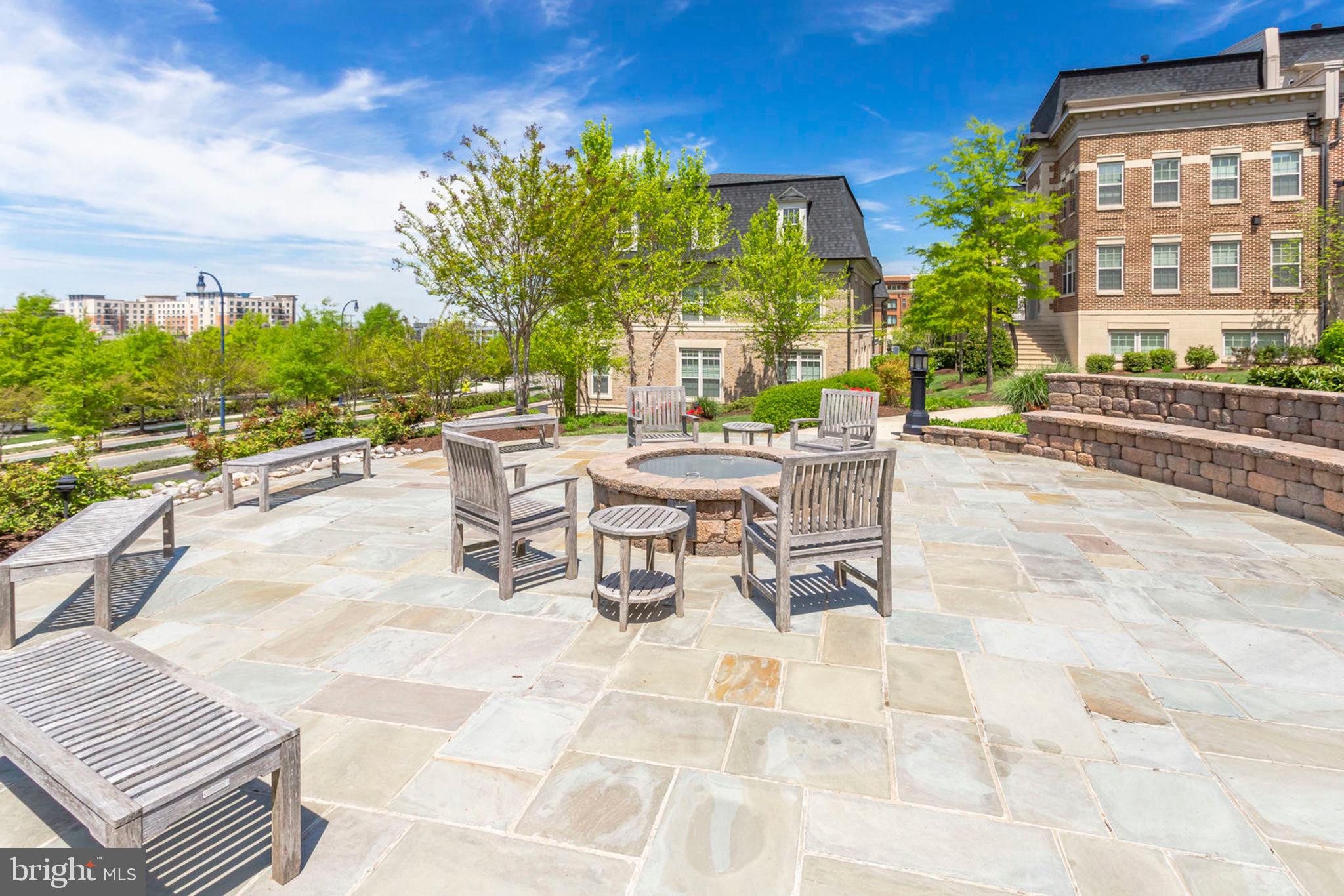 POTOMAC OVERLOOK CONDO - Residential